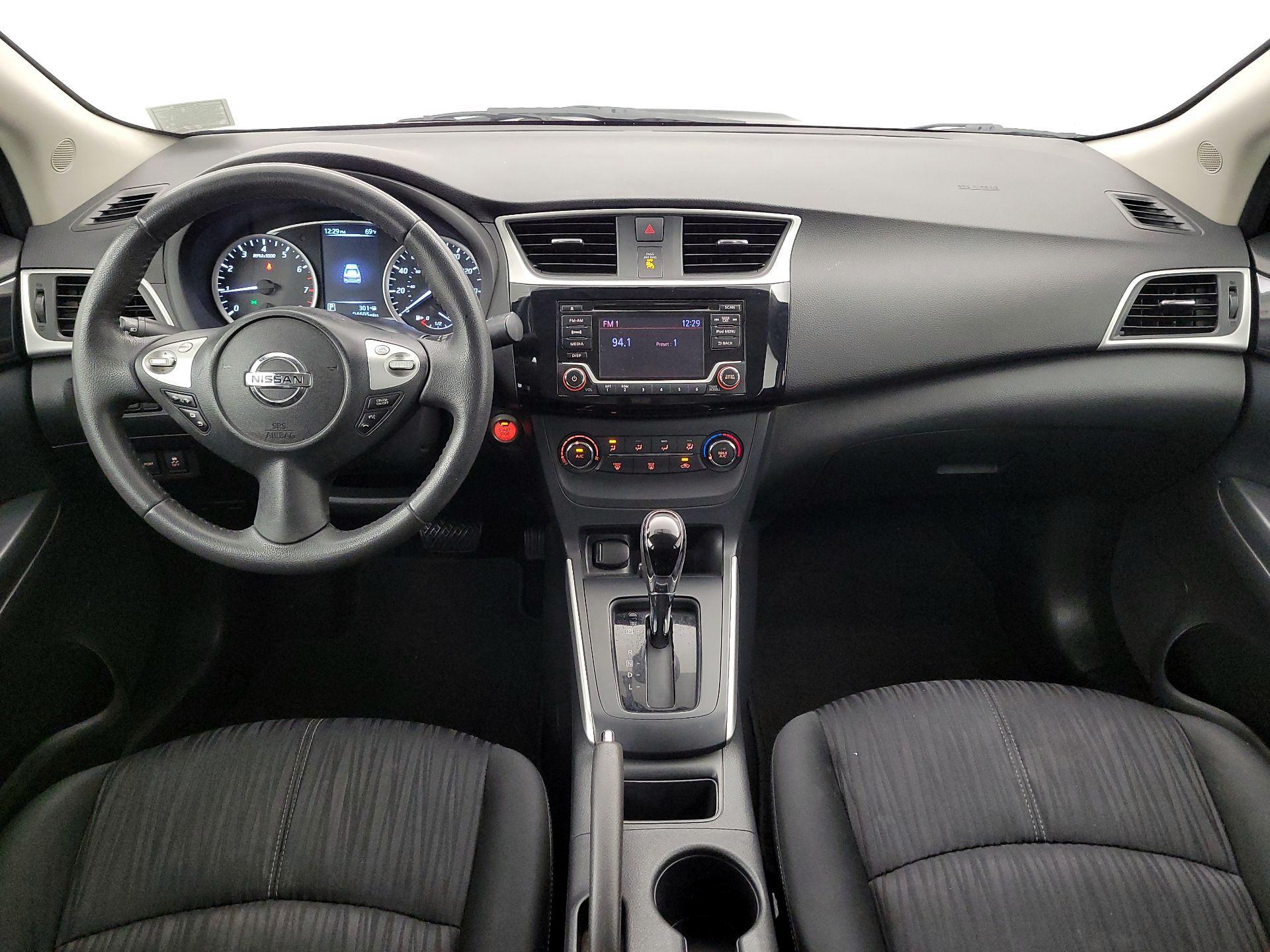 Thumbnail: 2017 Nissan Sentra - 9