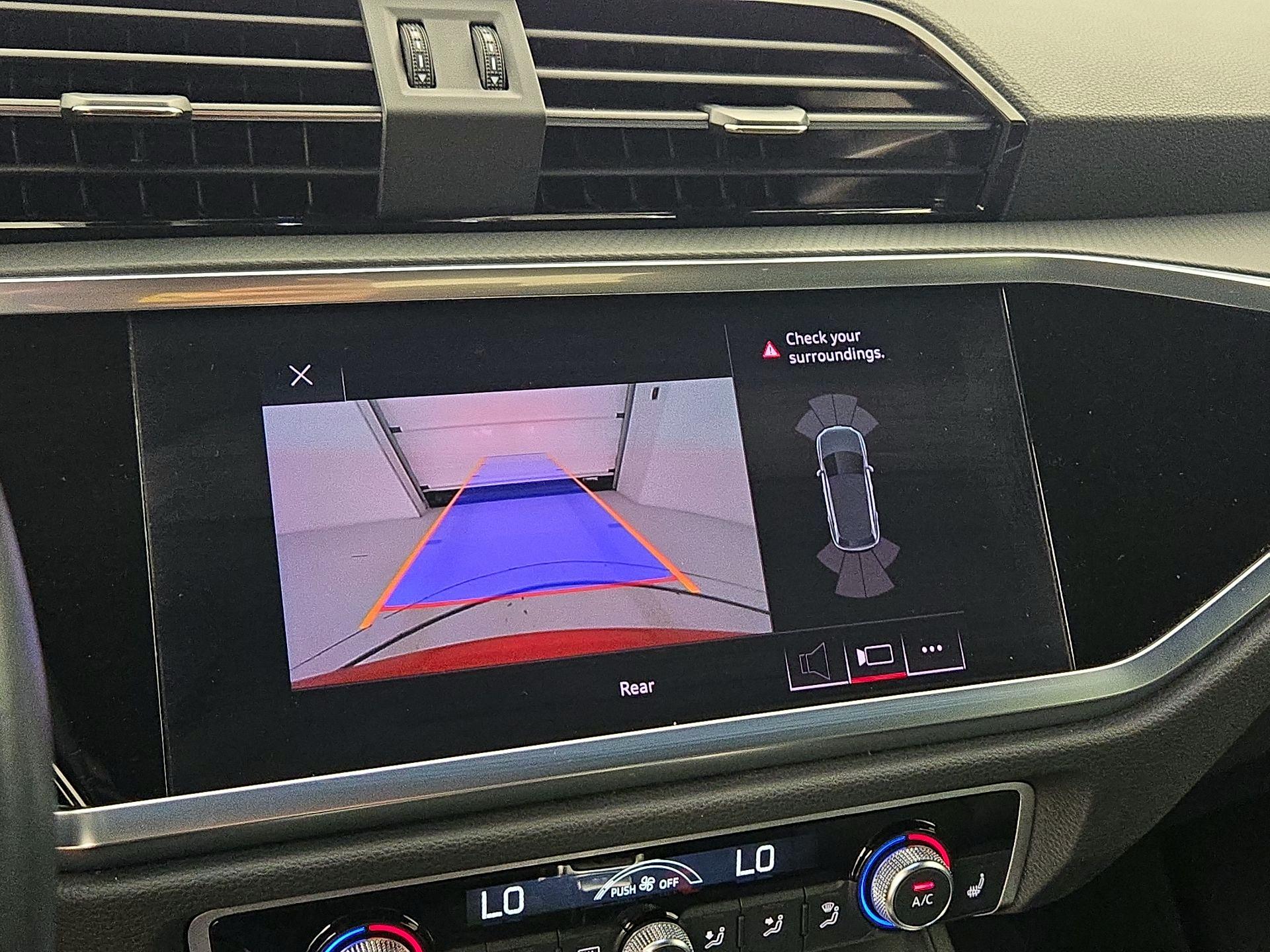 Thumbnail: 2020 Audi Q3 - 14