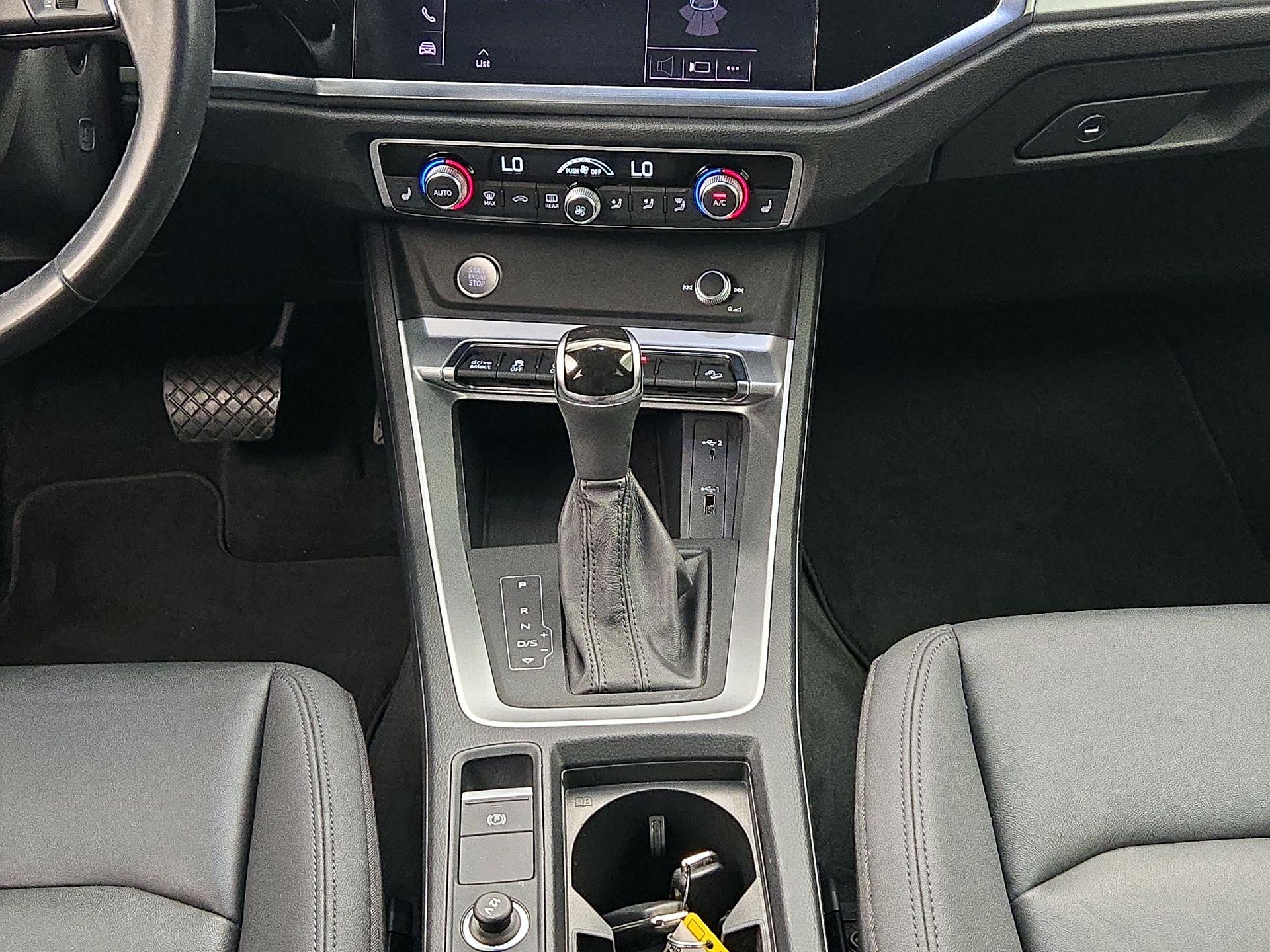 Thumbnail: 2020 Audi Q3 - 17