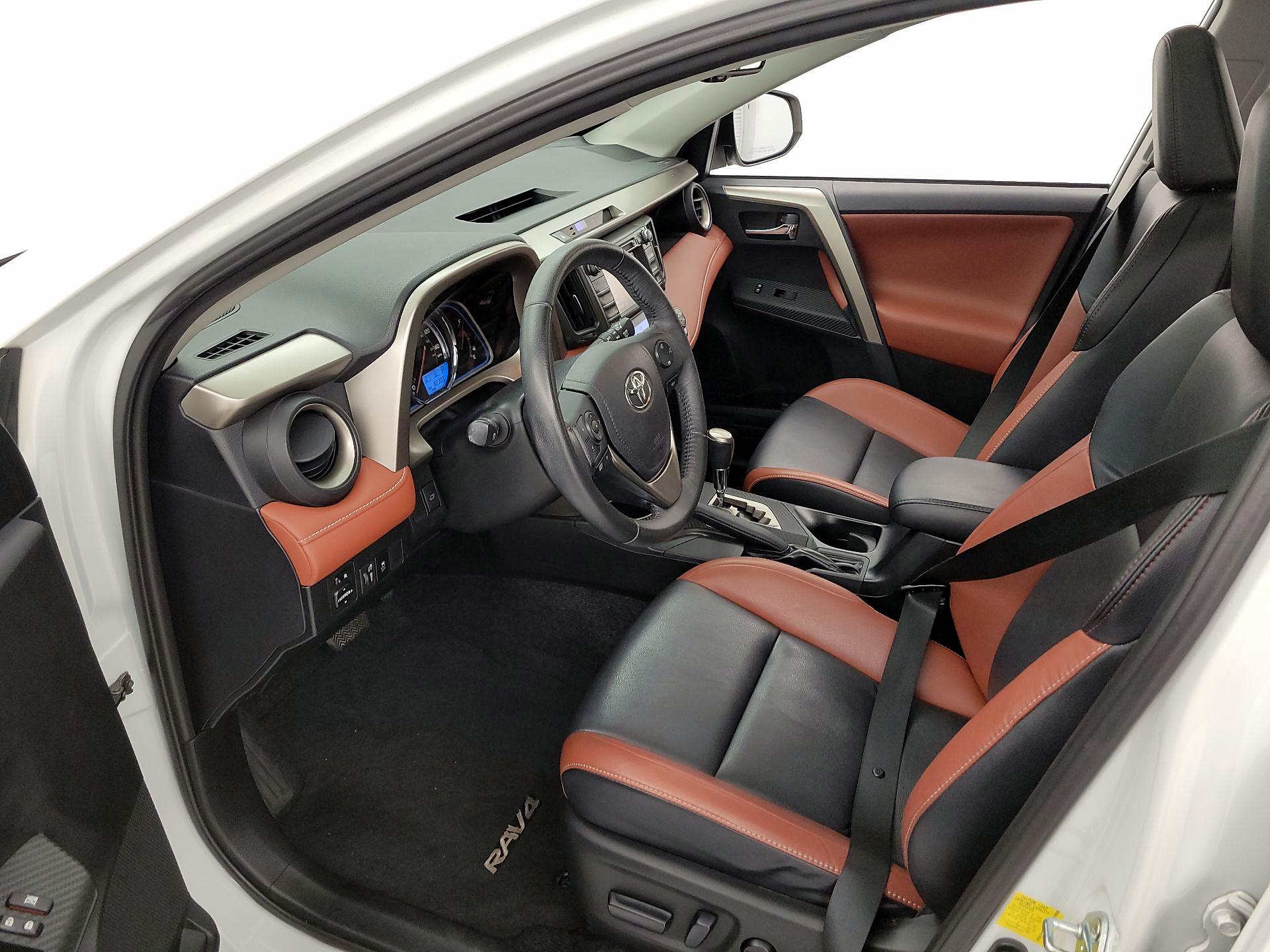 Thumbnail: 2014 Toyota RAV4 - 11