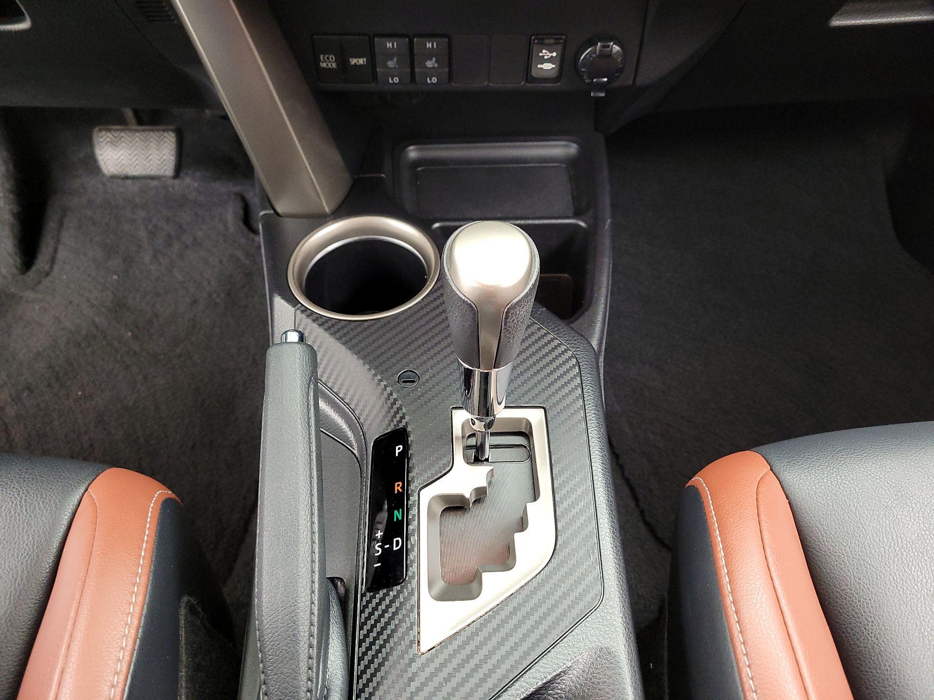 Thumbnail: 2014 Toyota RAV4 - 17
