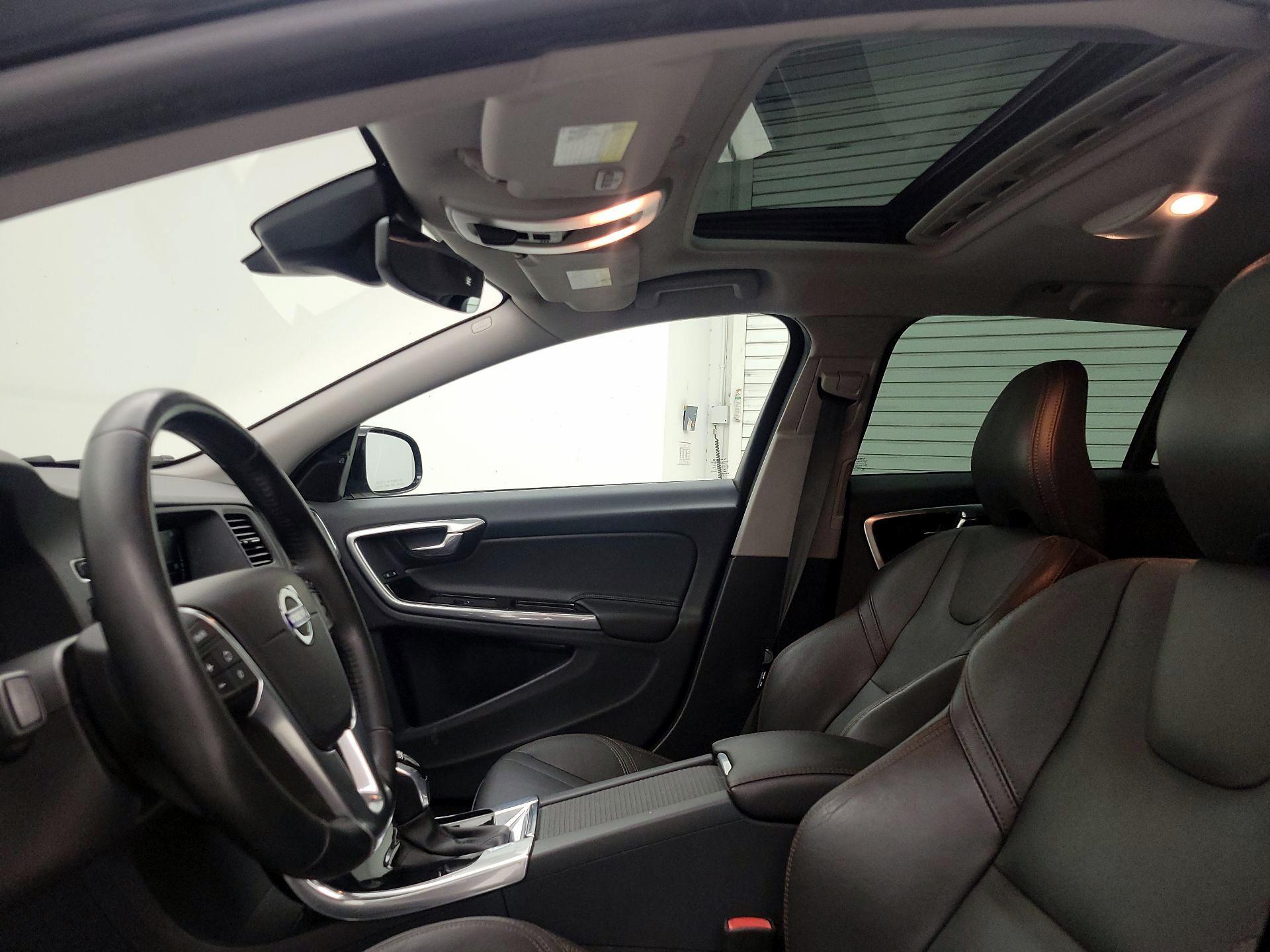 Thumbnail: 2015 Volvo S60 - 19