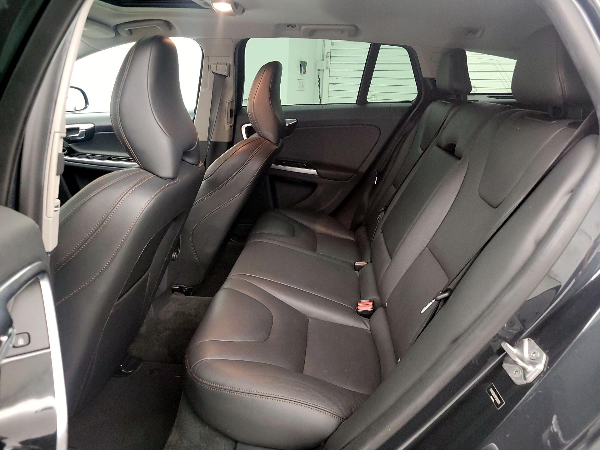 Thumbnail: 2015 Volvo S60 - 20