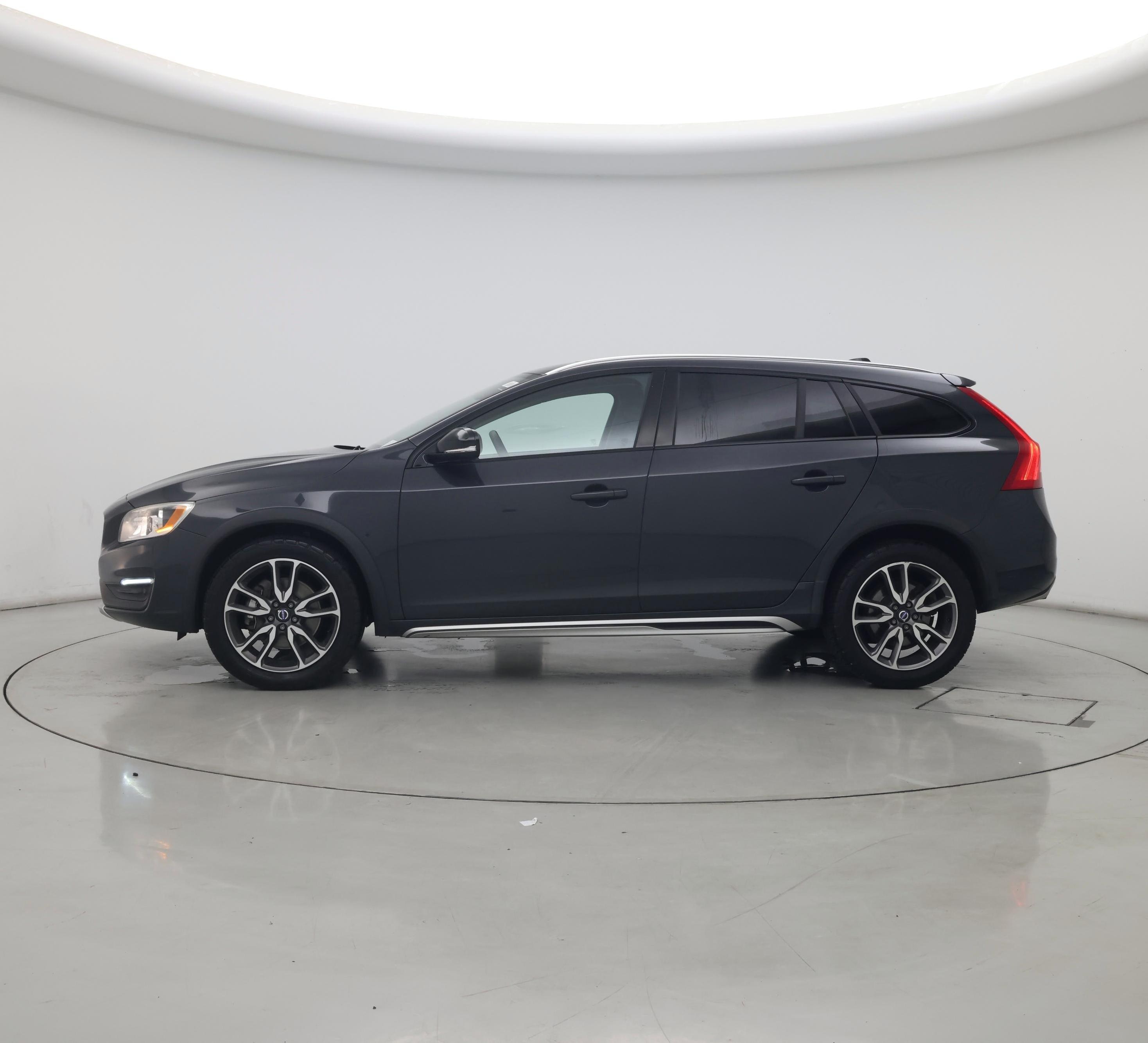 Thumbnail: 2015 Volvo S60 - 3