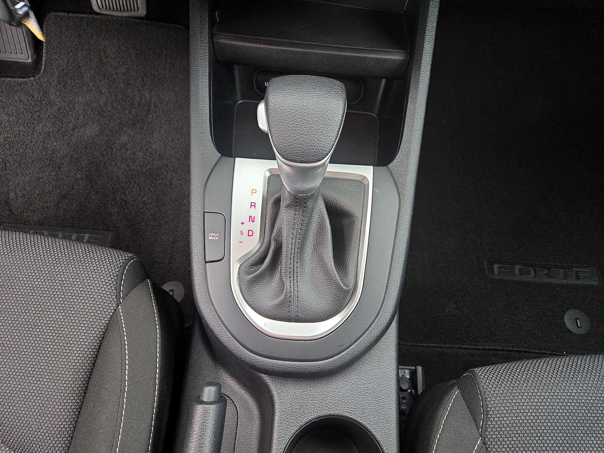 Thumbnail: 2024 Kia Forte - 17