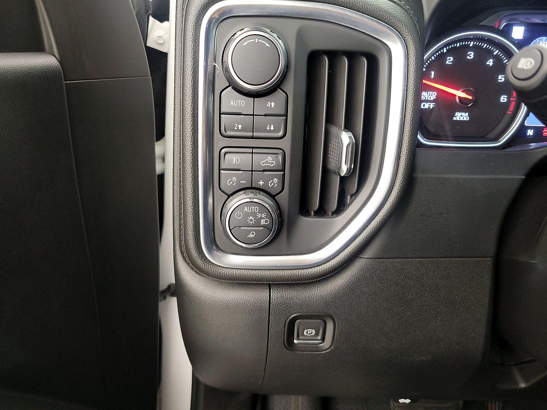Thumbnail: 2019 Chevrolet Silverado 1500 - 13