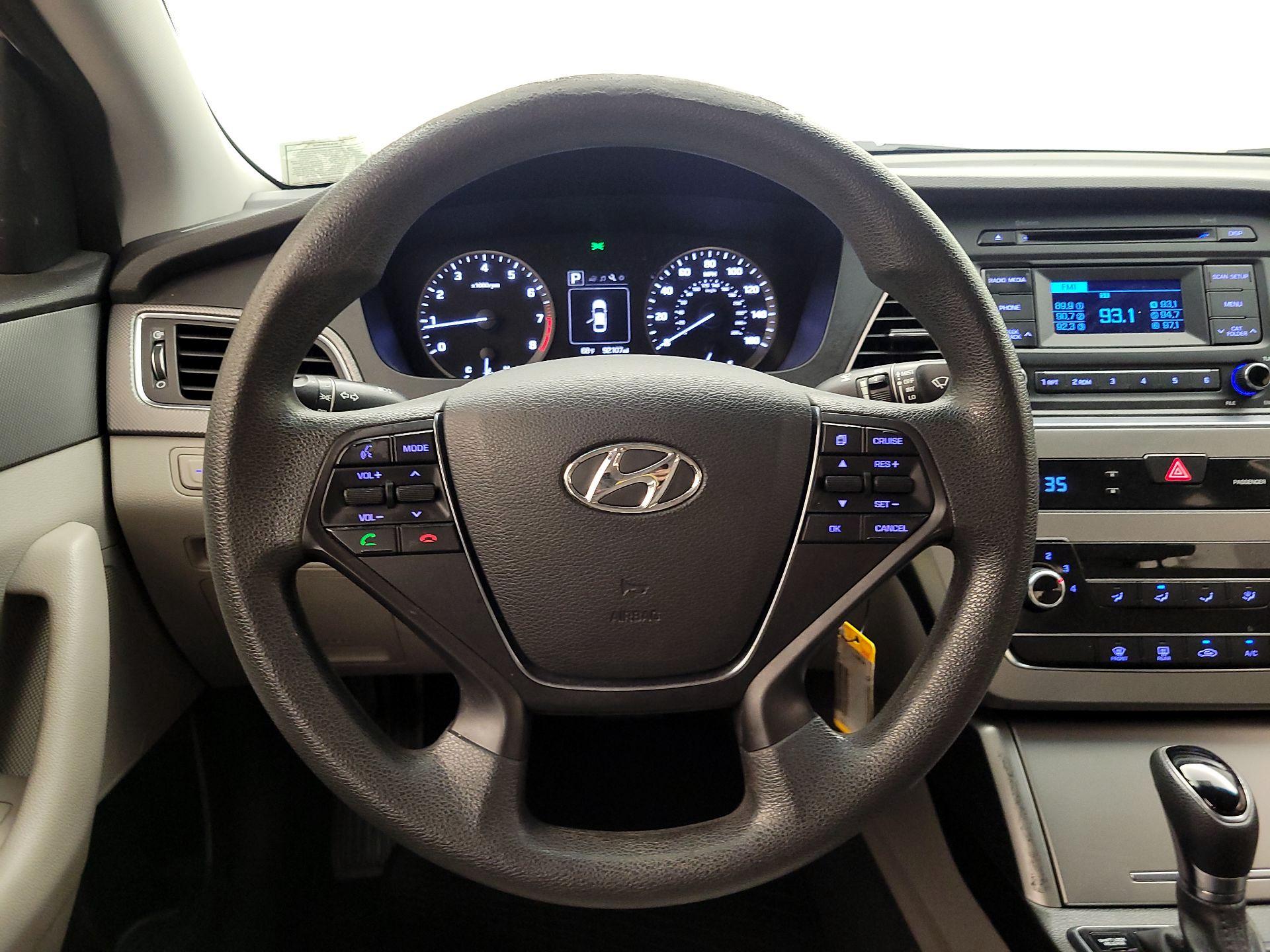 Thumbnail: 2015 Hyundai Sonata - 10