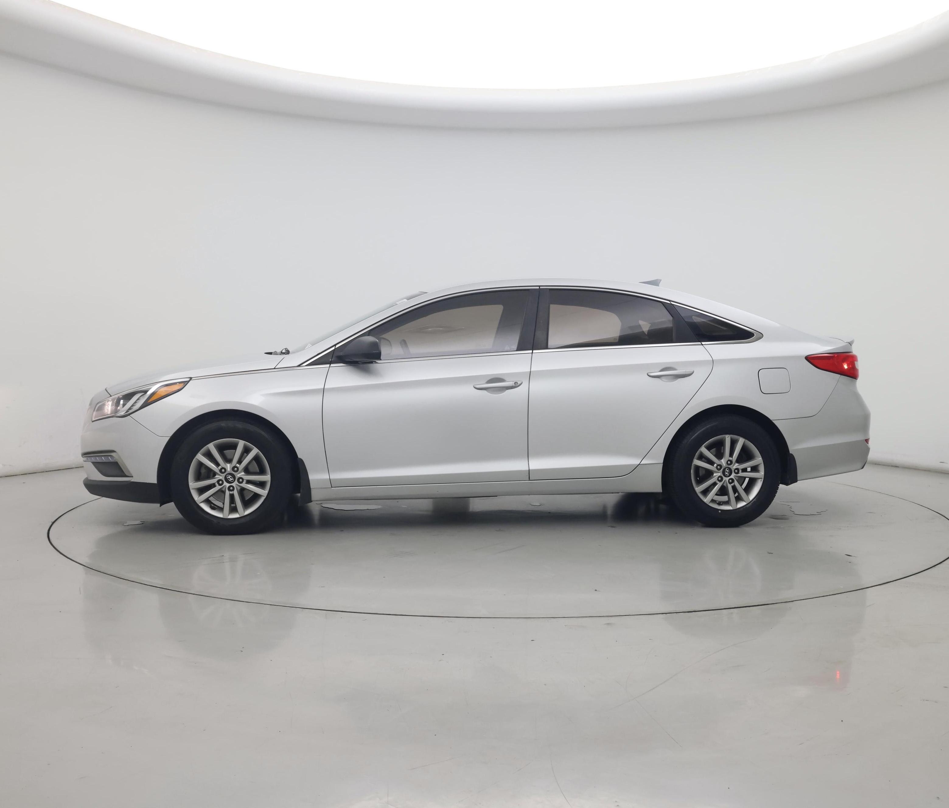 Thumbnail: 2015 Hyundai Sonata - 3