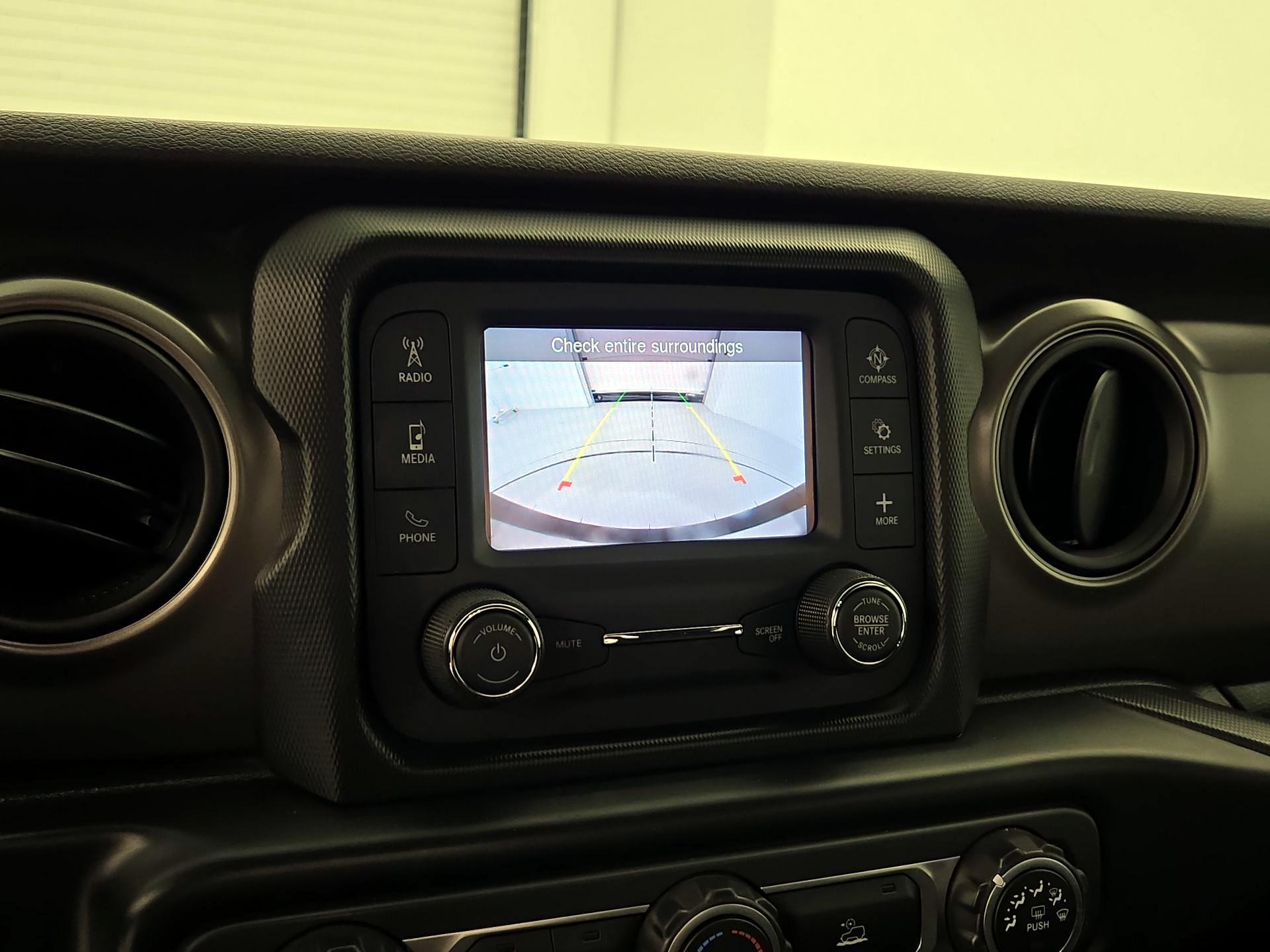 Thumbnail: 2021 Jeep Wrangler - 14