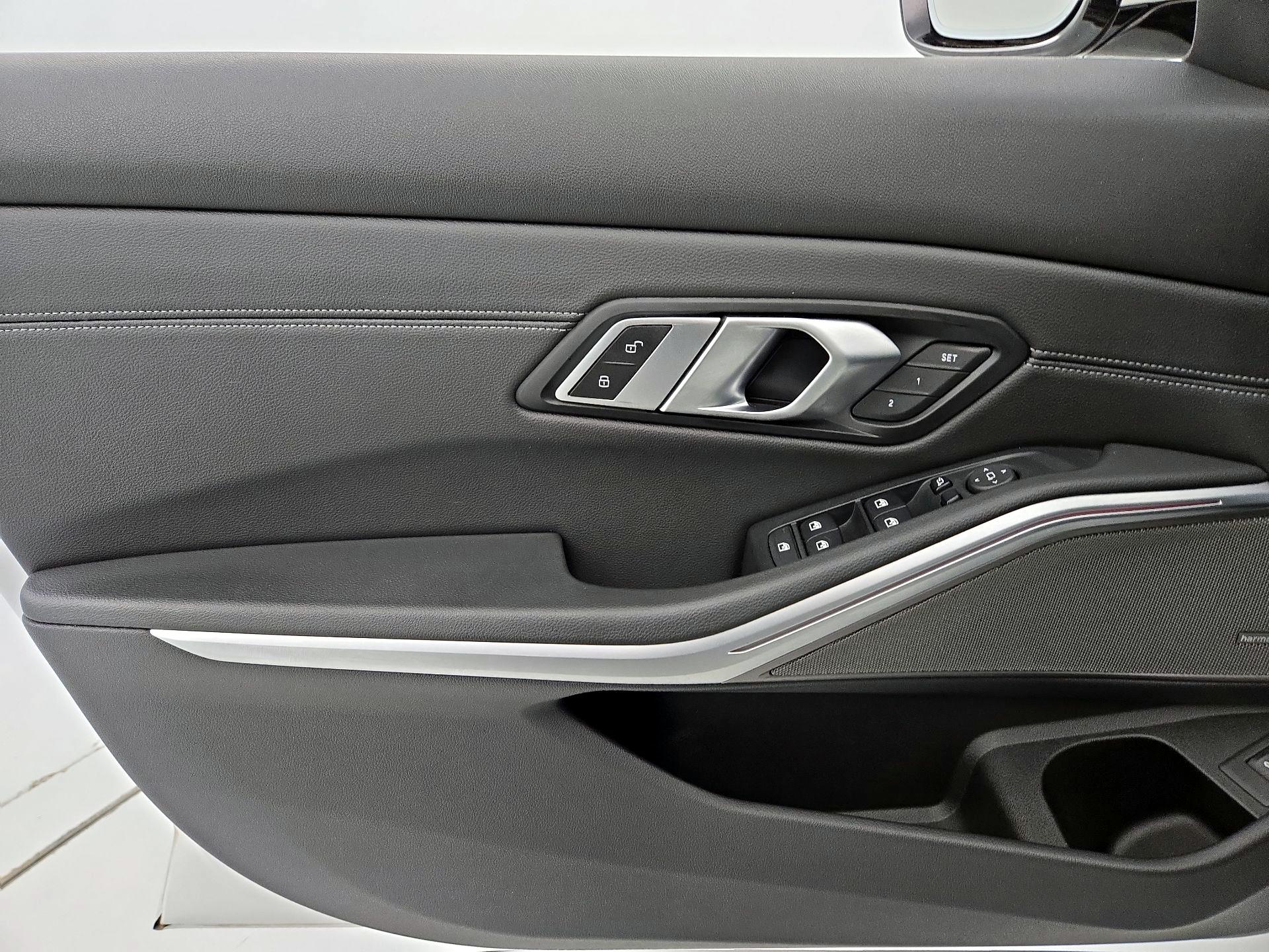 Thumbnail: 2020 BMW 3 Series - 12