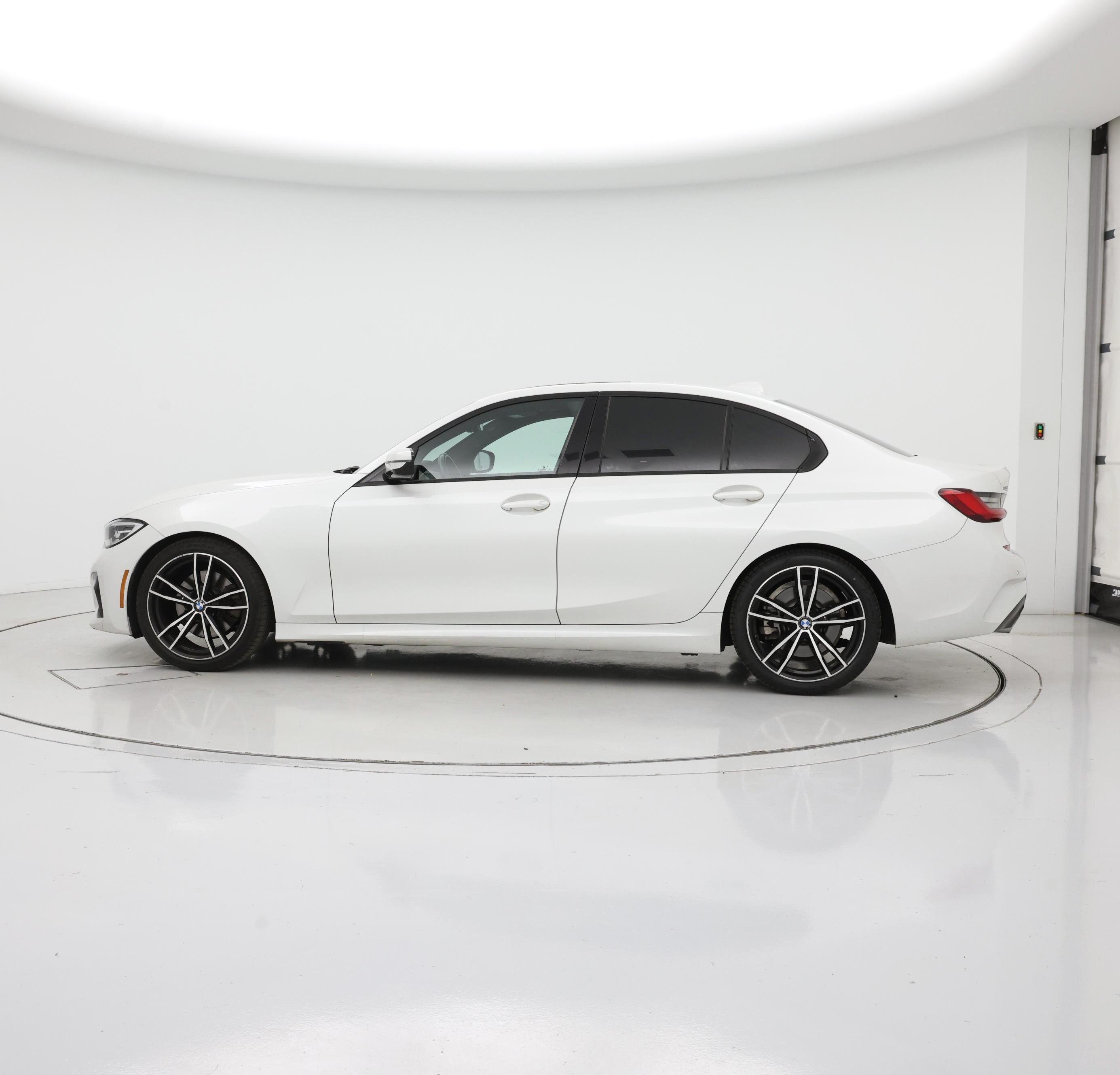 Thumbnail: 2020 BMW 3 Series - 3