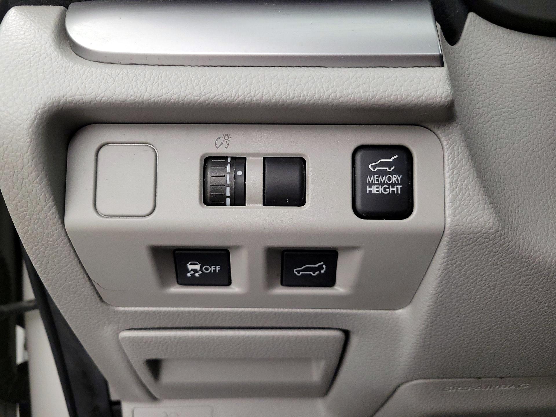 Thumbnail: 2015 Subaru Forester - 13