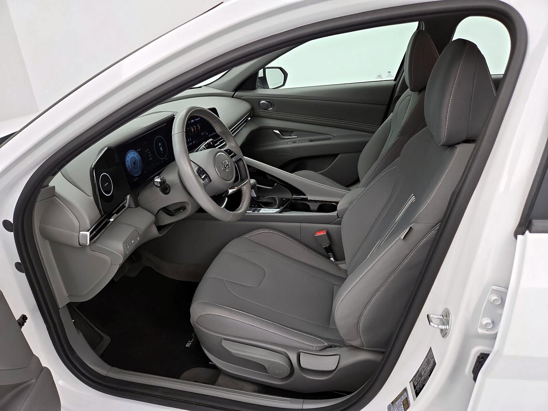 Thumbnail: 2023 Hyundai Elantra - 11