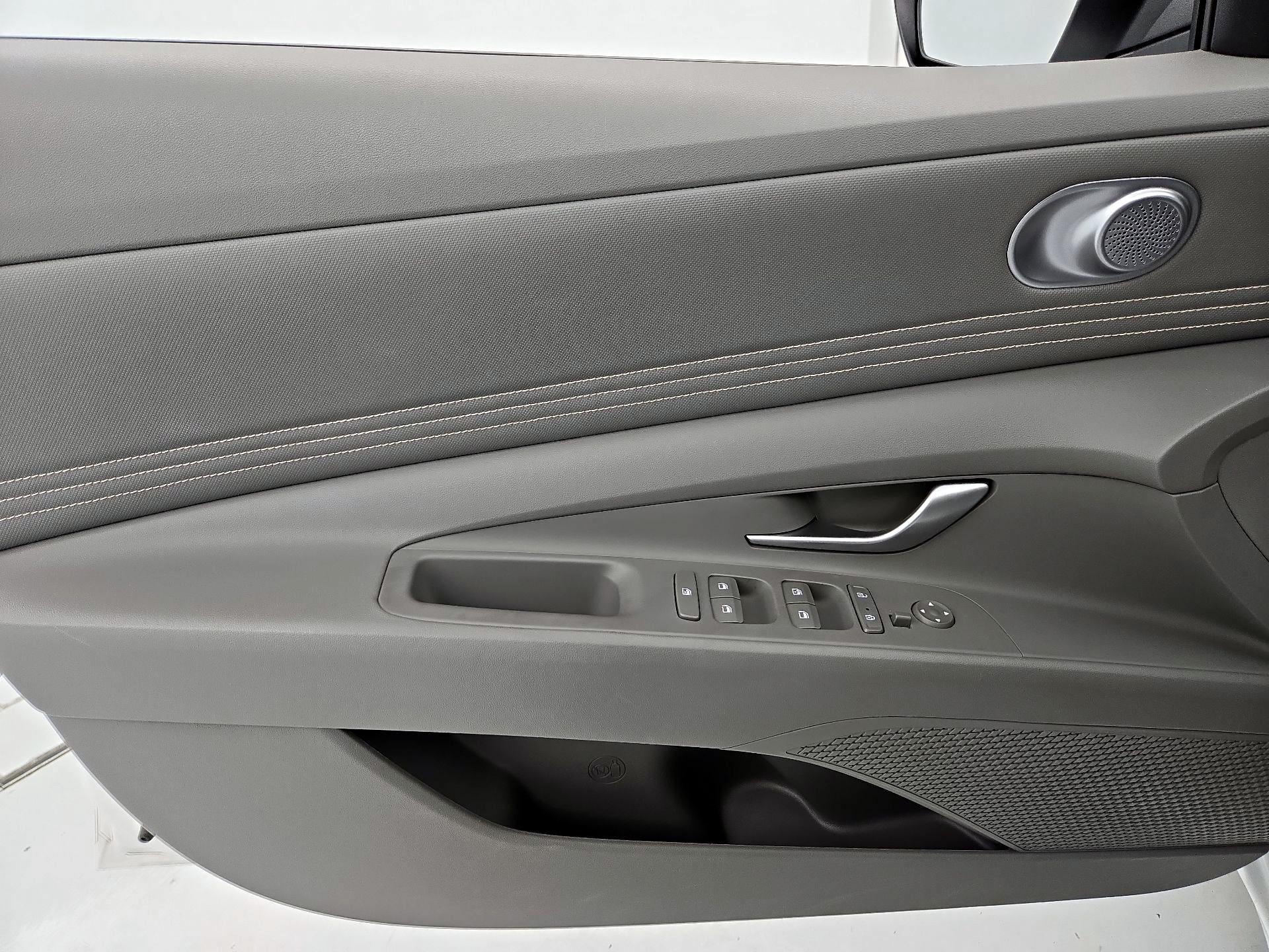 Thumbnail: 2023 Hyundai Elantra - 12