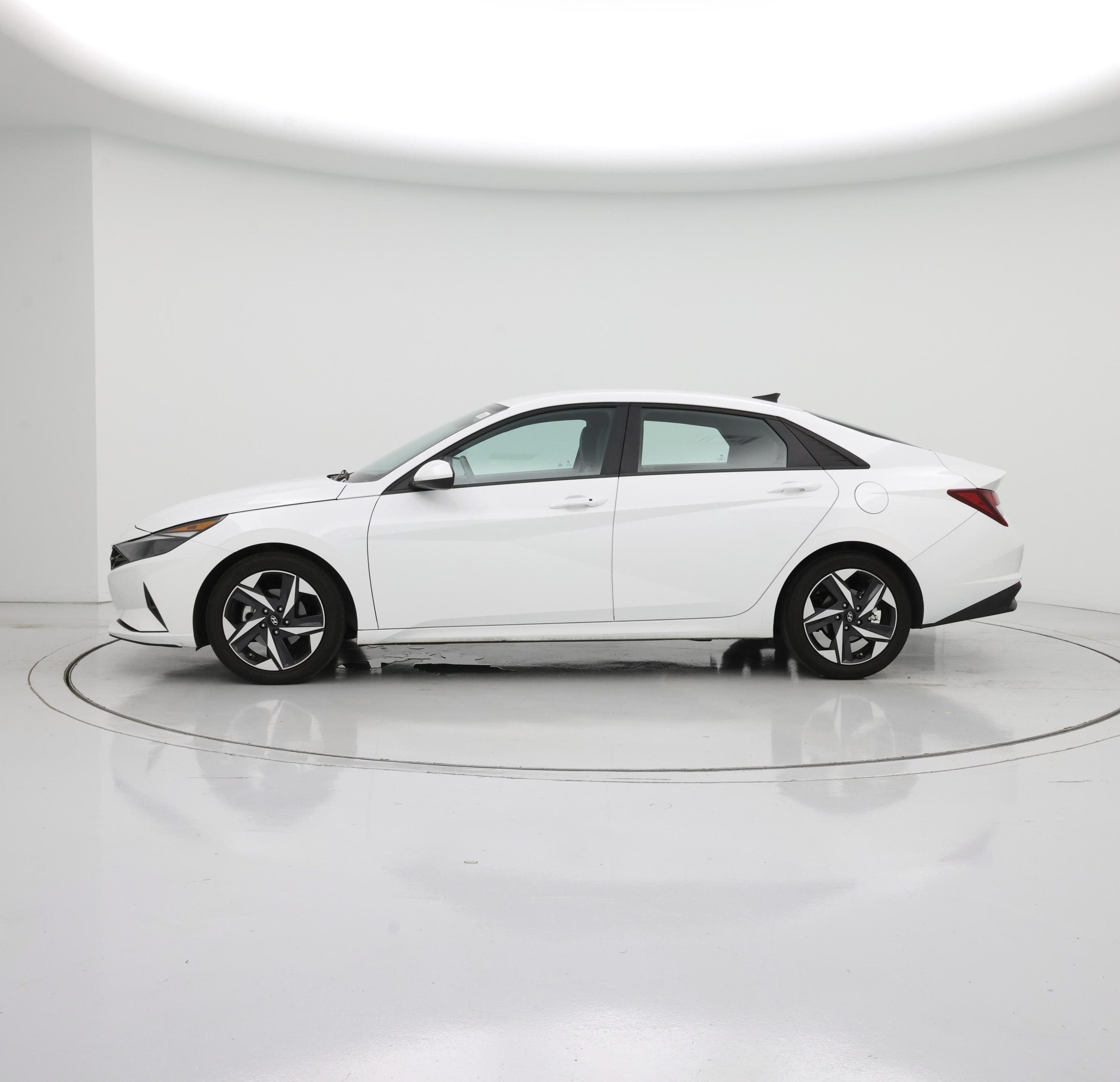Thumbnail: 2023 Hyundai Elantra - 3