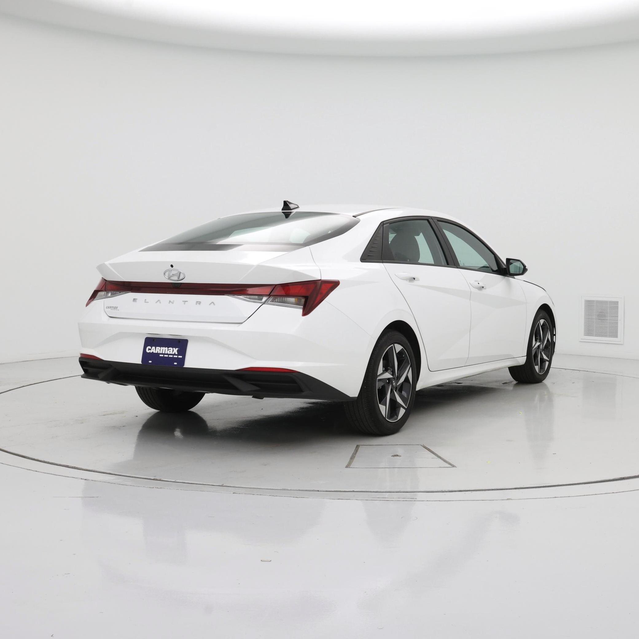 Thumbnail: 2023 Hyundai Elantra - 8