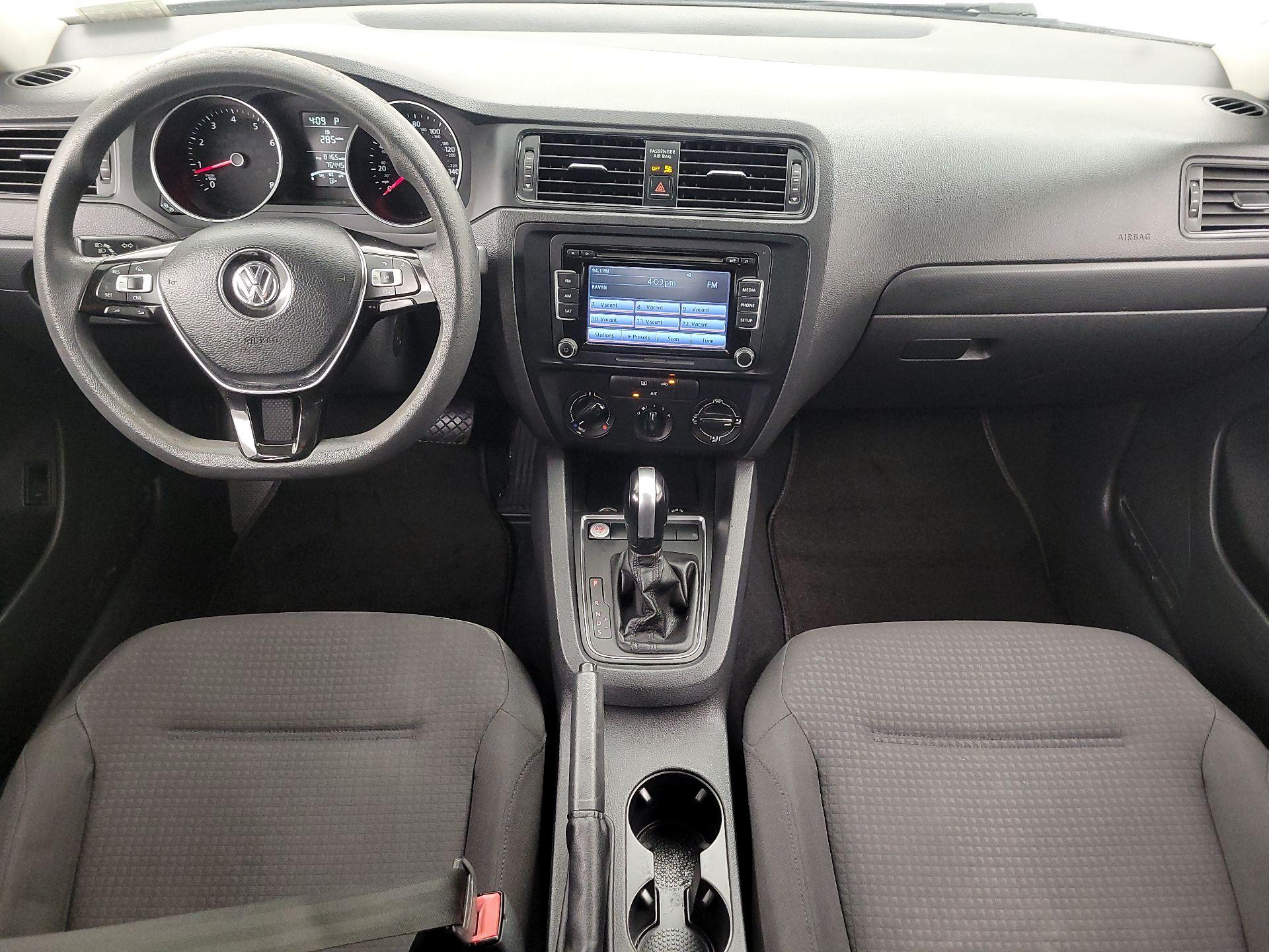 Thumbnail: 2015 Volkswagen Jetta - 9
