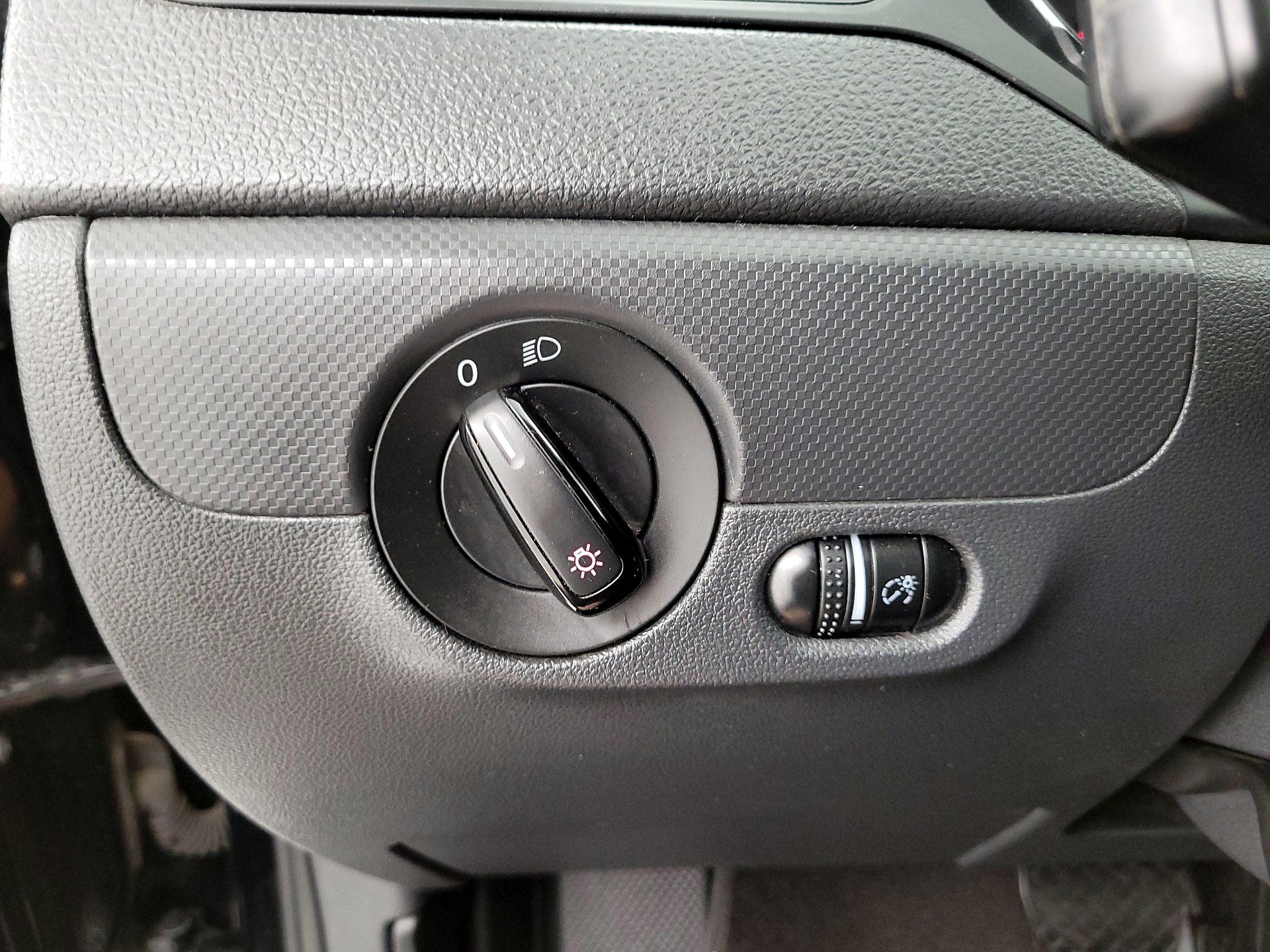 Thumbnail: 2015 Volkswagen Jetta - 13