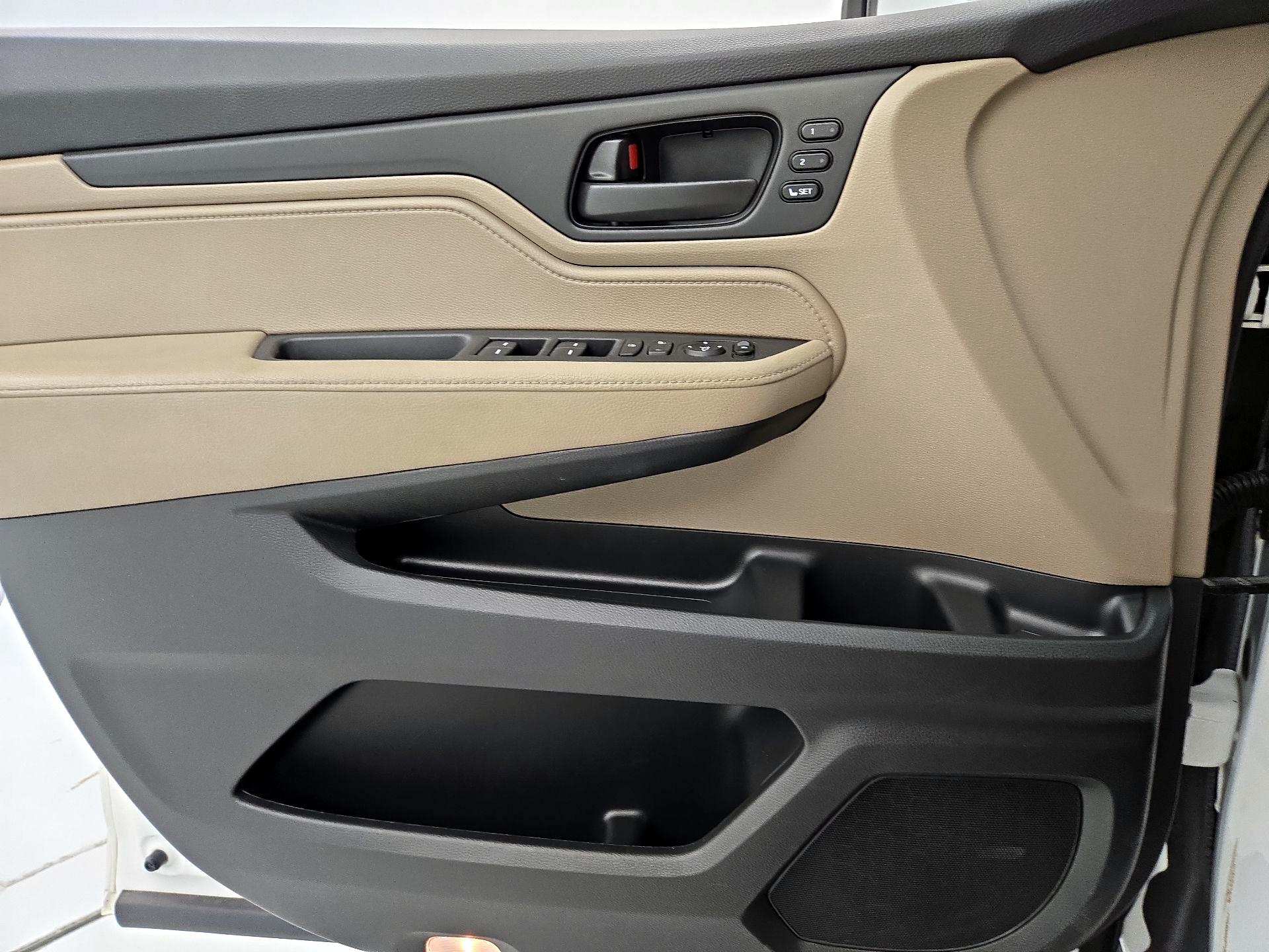 Thumbnail: 2020 Honda Odyssey - 12