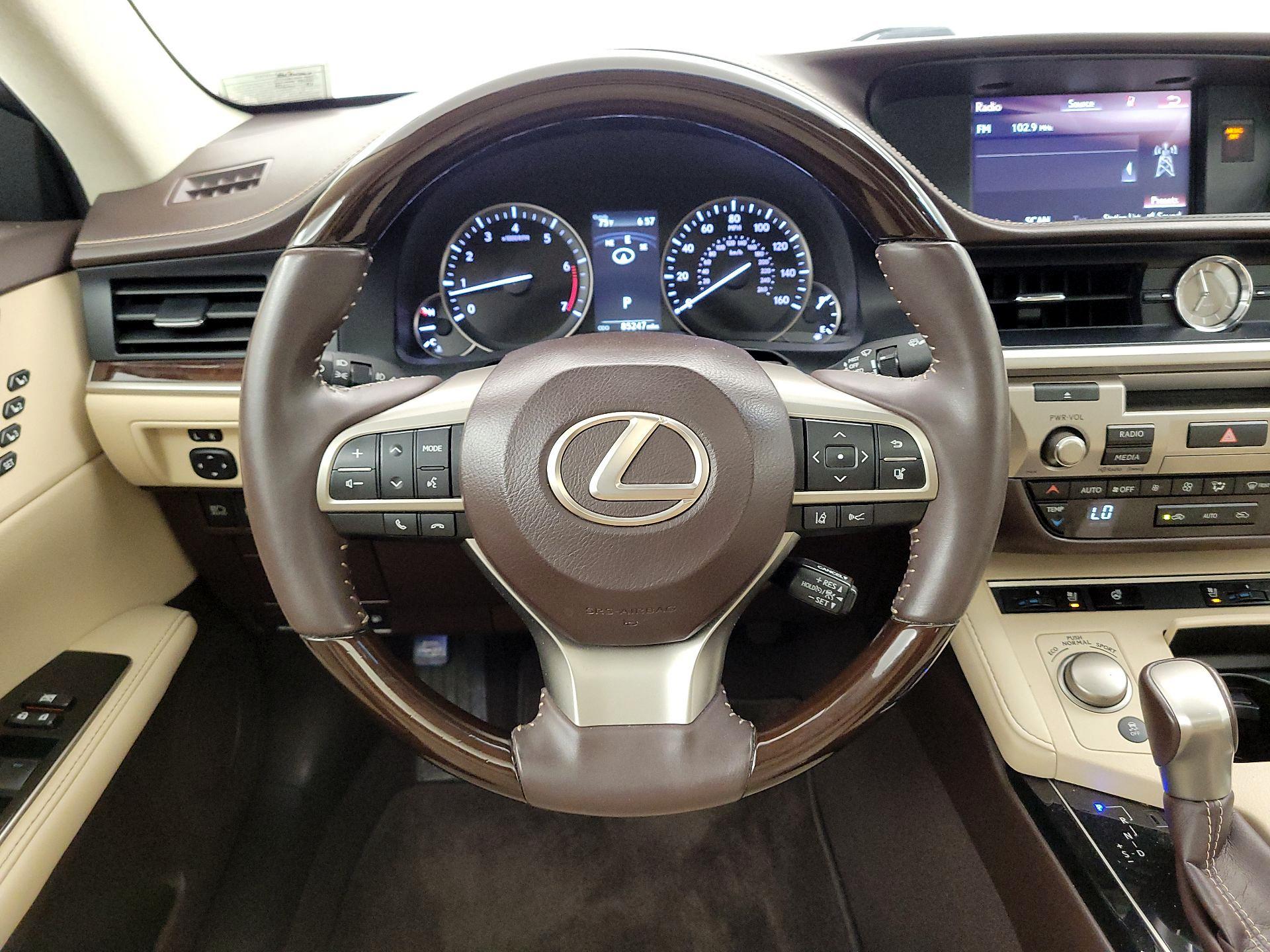 Thumbnail: 2017 Lexus ES - 10