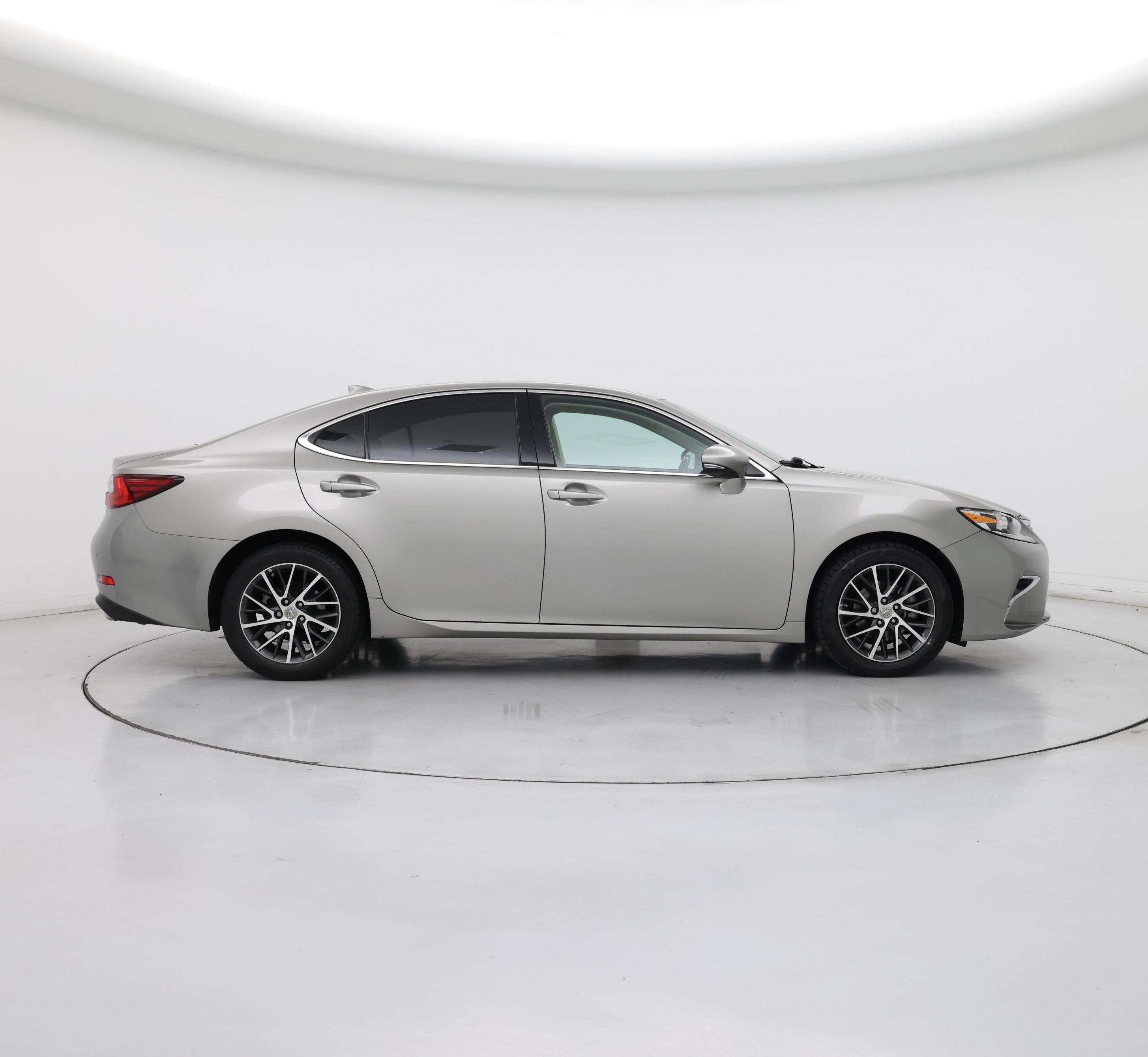 Thumbnail: 2017 Lexus ES - 7