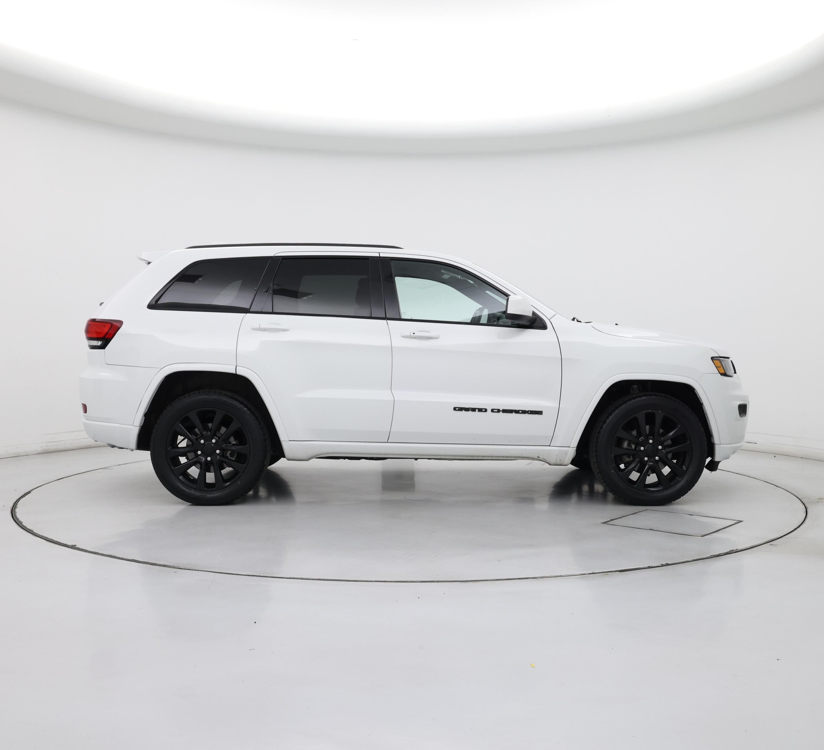 Thumbnail: 2018 Jeep Grand Cherokee - 7