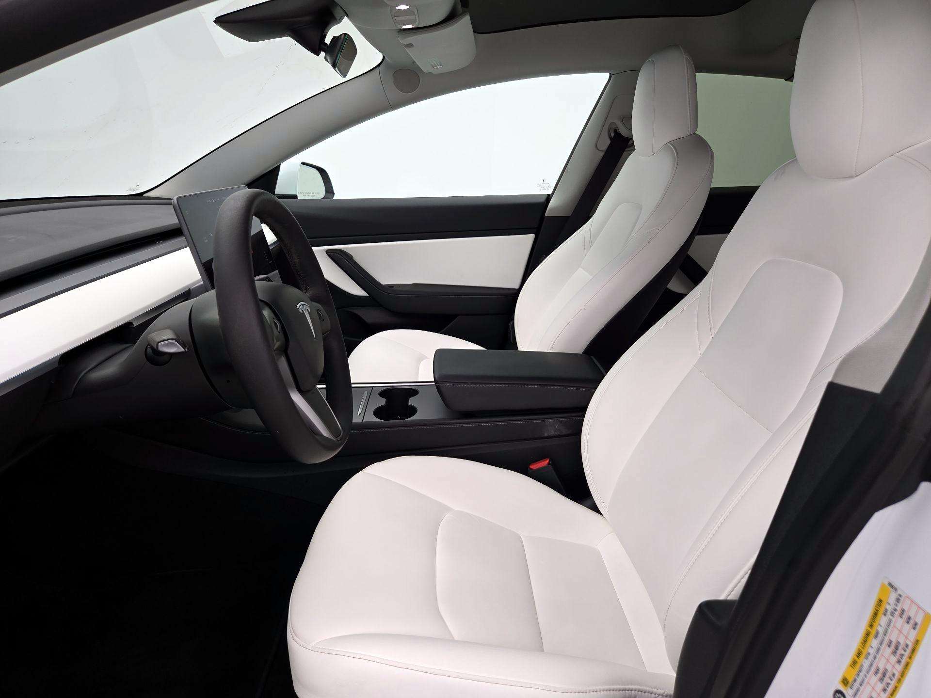 Thumbnail: 2021 Tesla Model 3 - 11