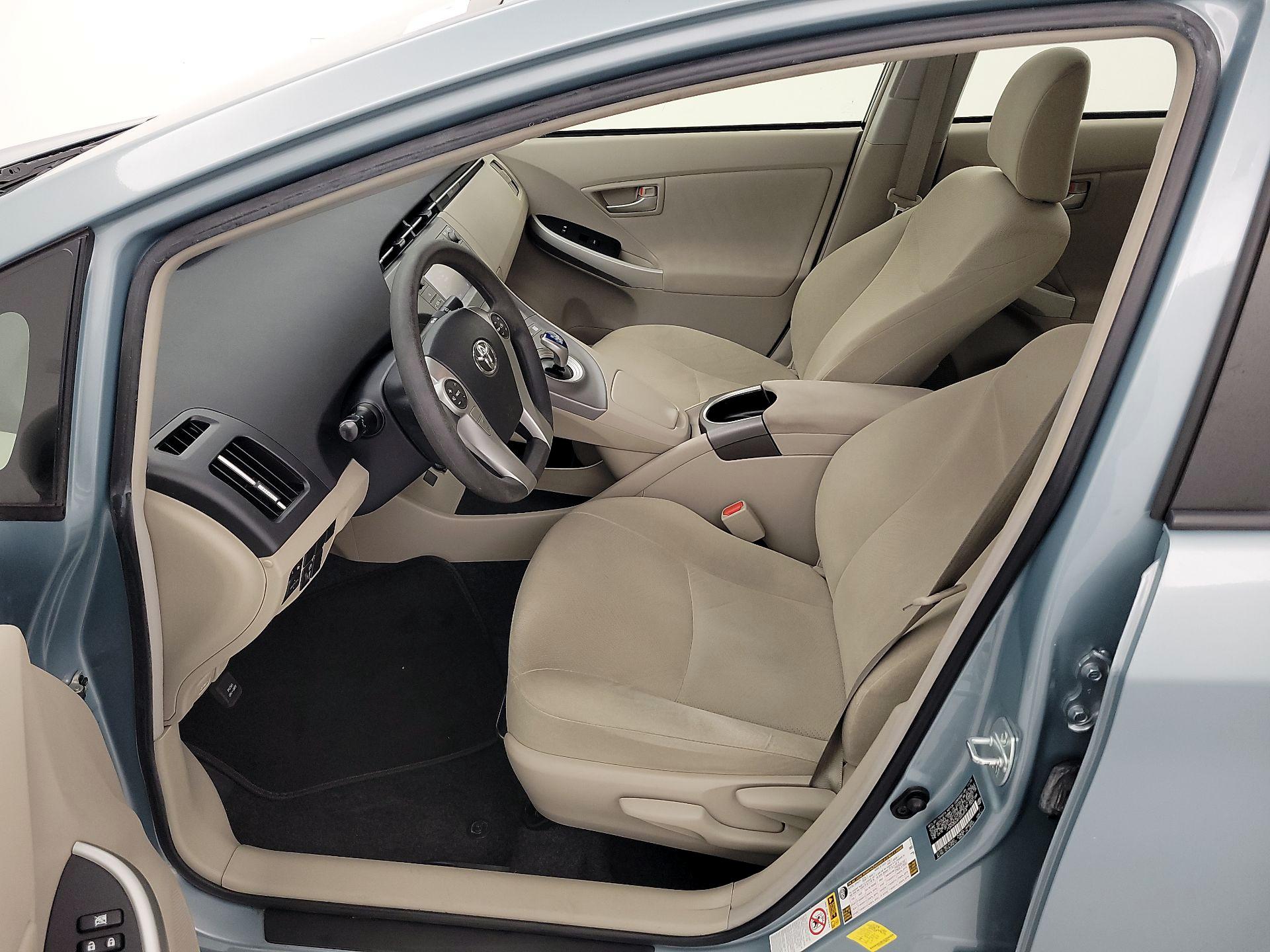 Thumbnail: 2015 Toyota Prius - 11