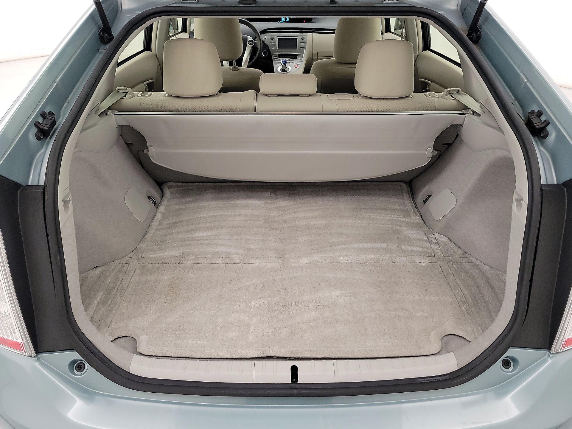Thumbnail: 2015 Toyota Prius - 20