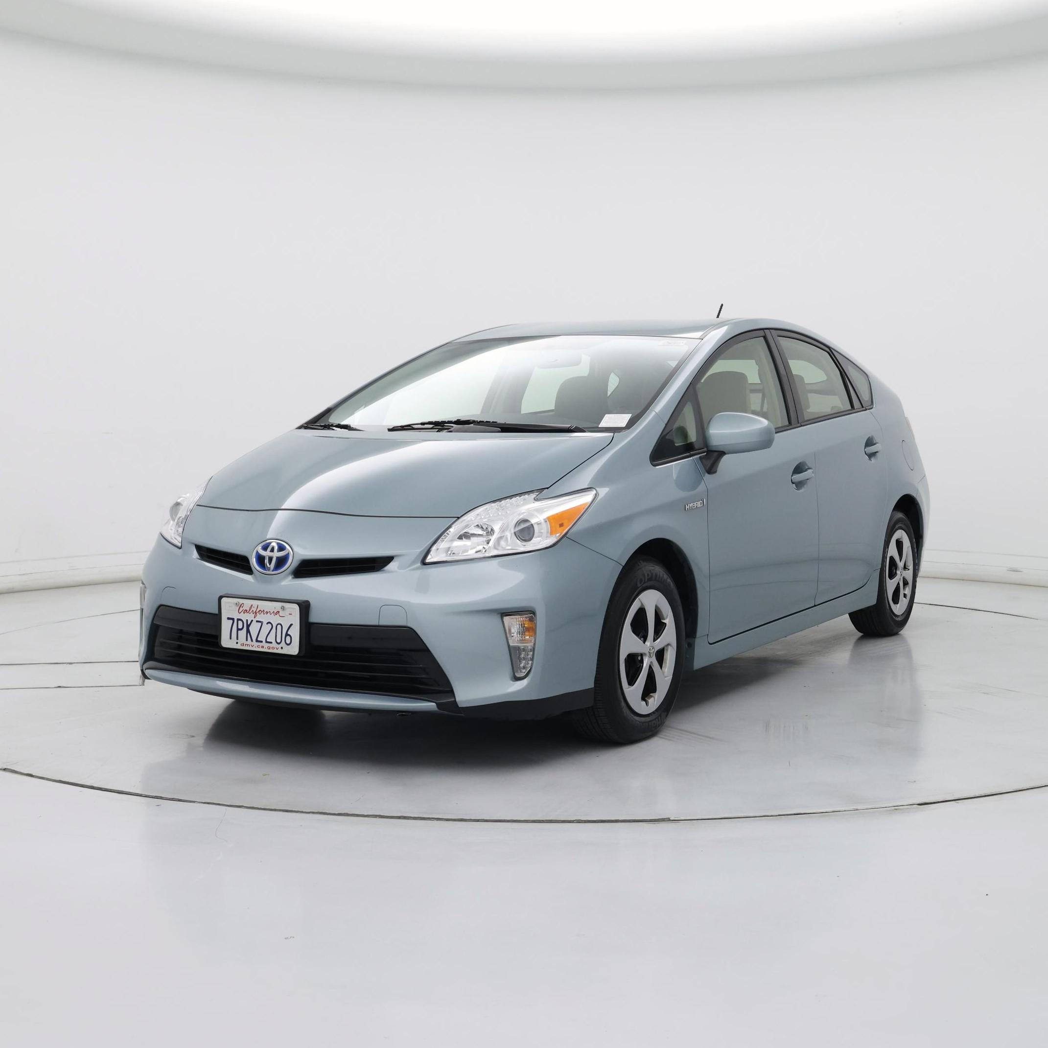 Thumbnail: 2015 Toyota Prius - 4