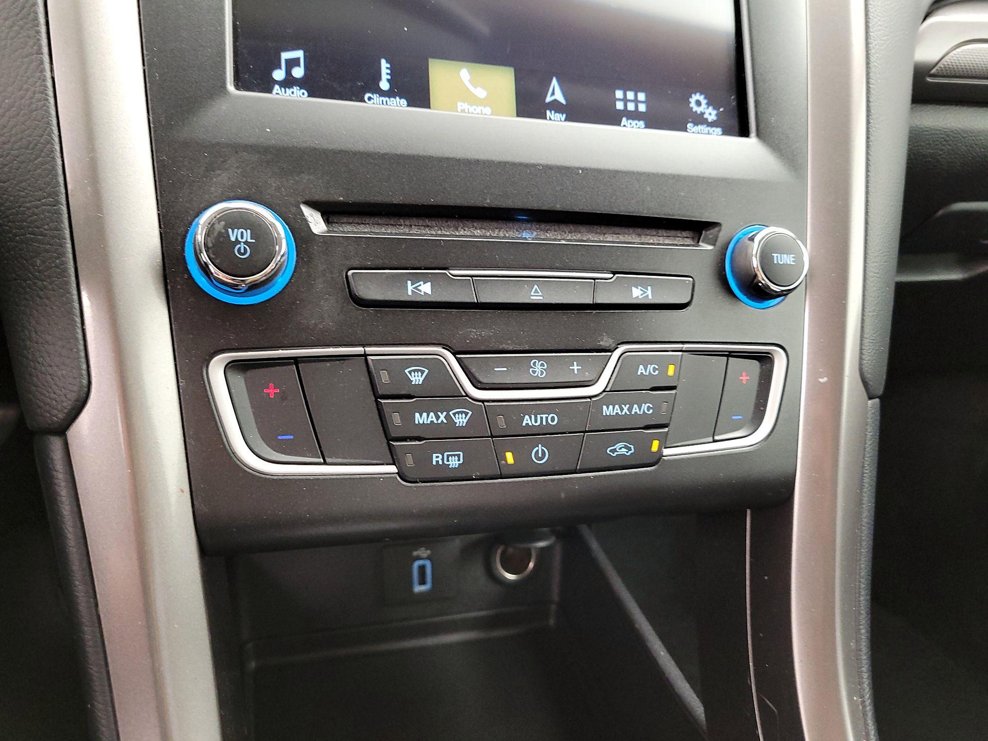 Thumbnail: 2018 Ford Fusion - 17
