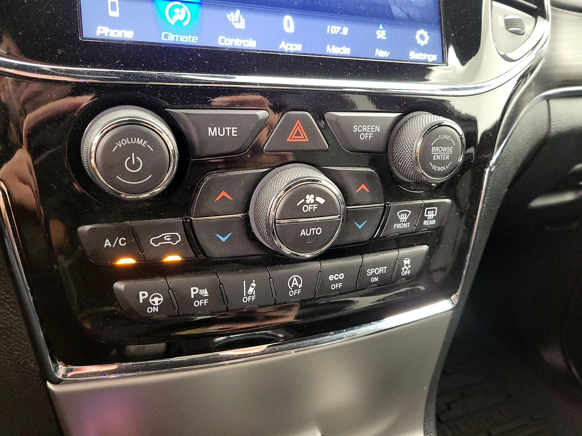 Thumbnail: 2021 Jeep Grand Cherokee - 17