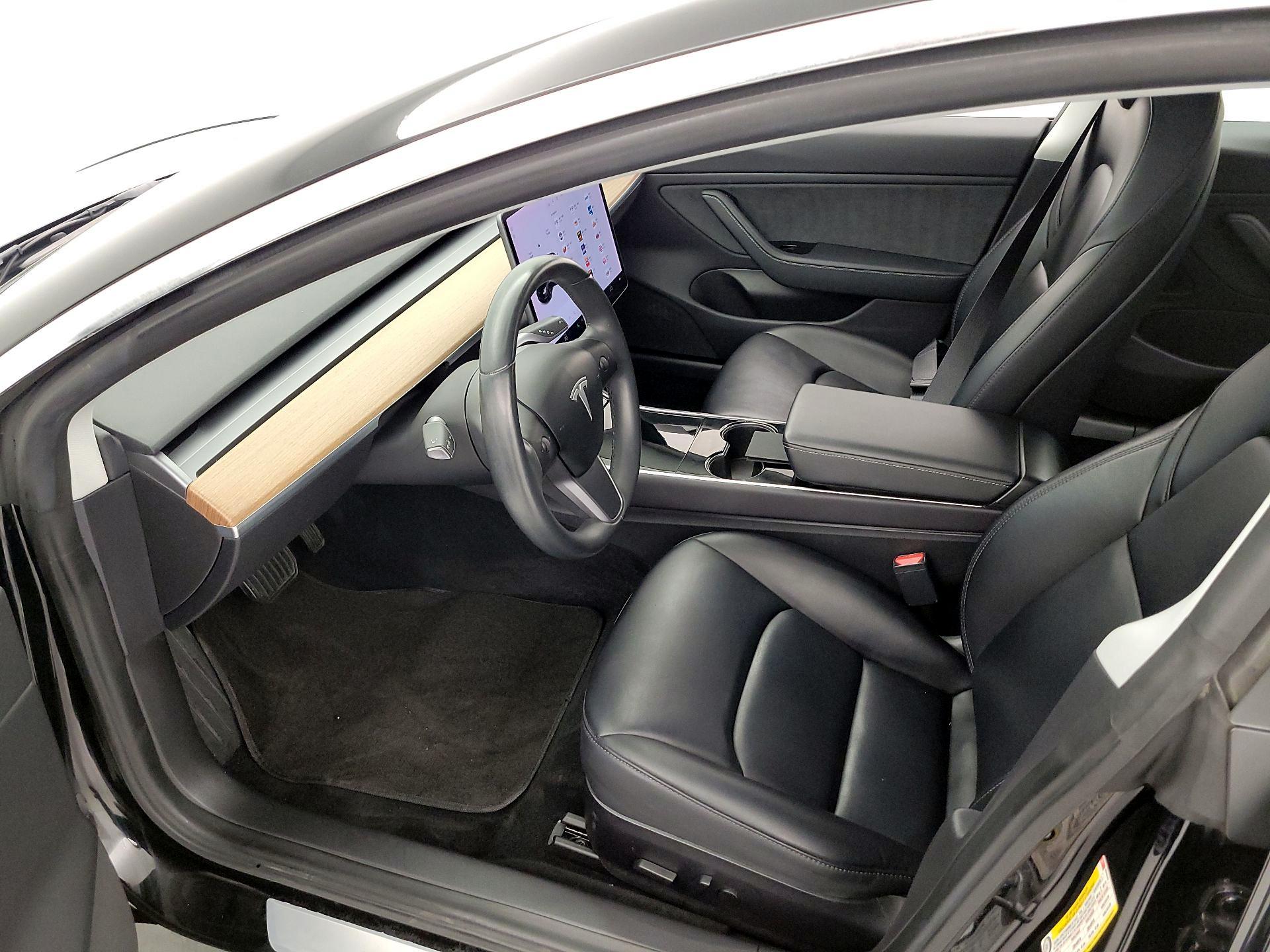 Thumbnail: 2019 Tesla Model 3 - 11