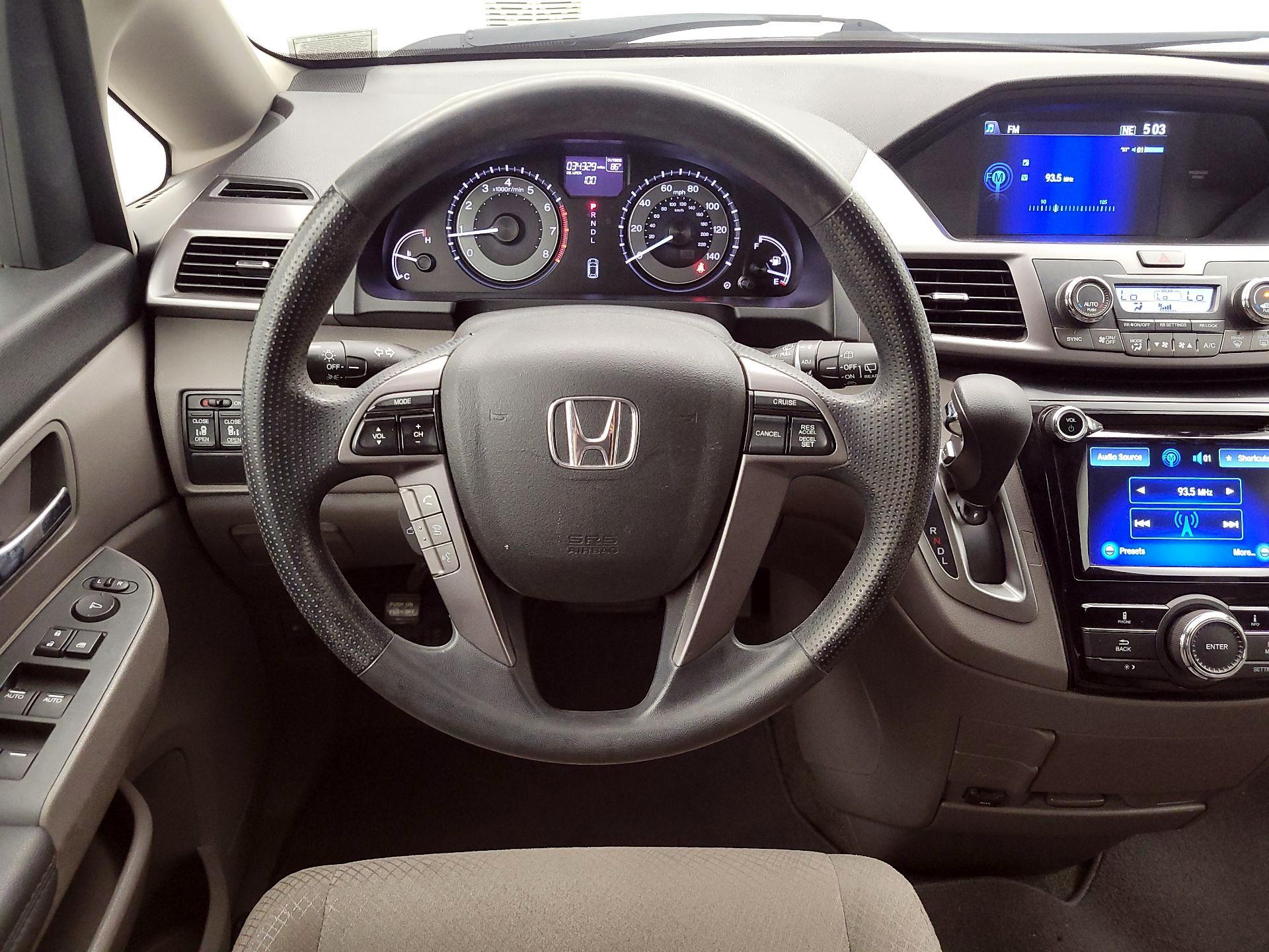 Thumbnail: 2015 Honda Odyssey - 10