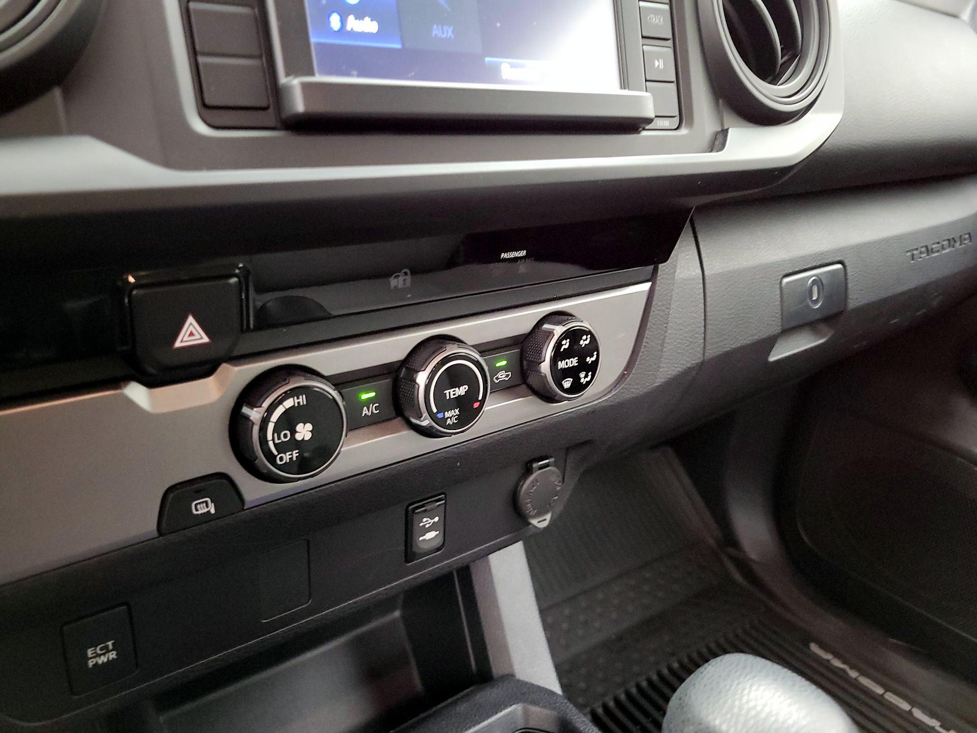 Thumbnail: 2017 Toyota Tacoma - 15