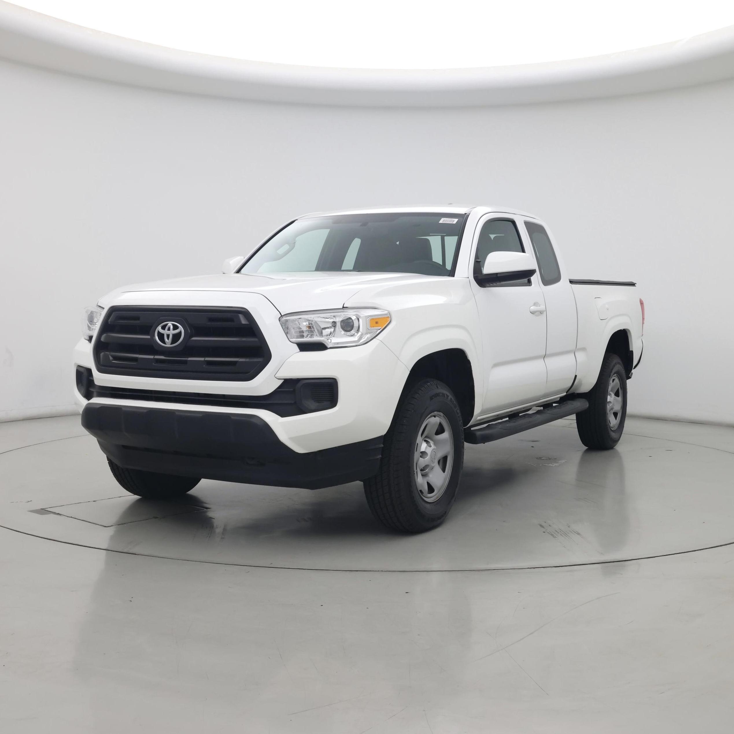 Thumbnail: 2017 Toyota Tacoma - 4