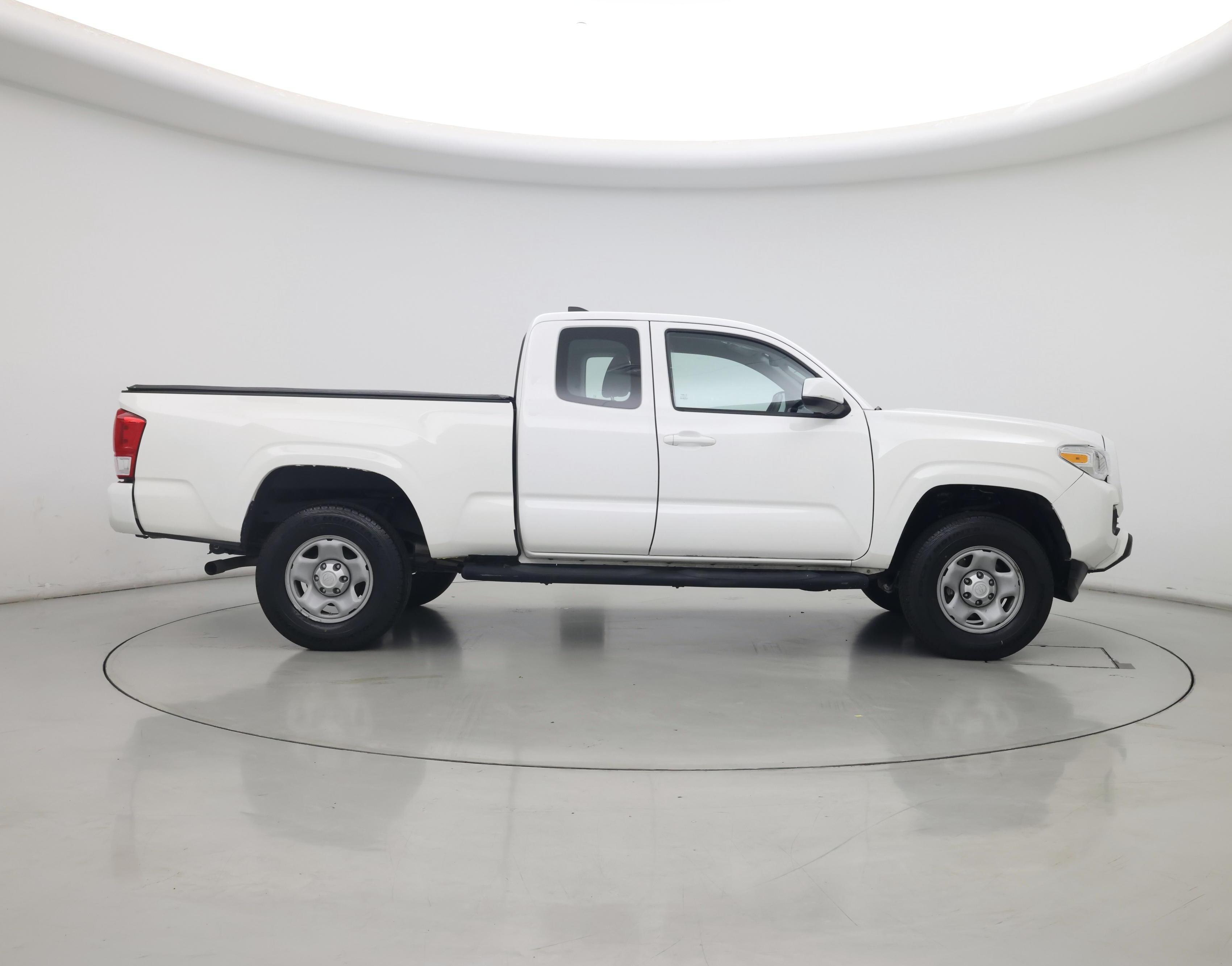 Thumbnail: 2017 Toyota Tacoma - 7
