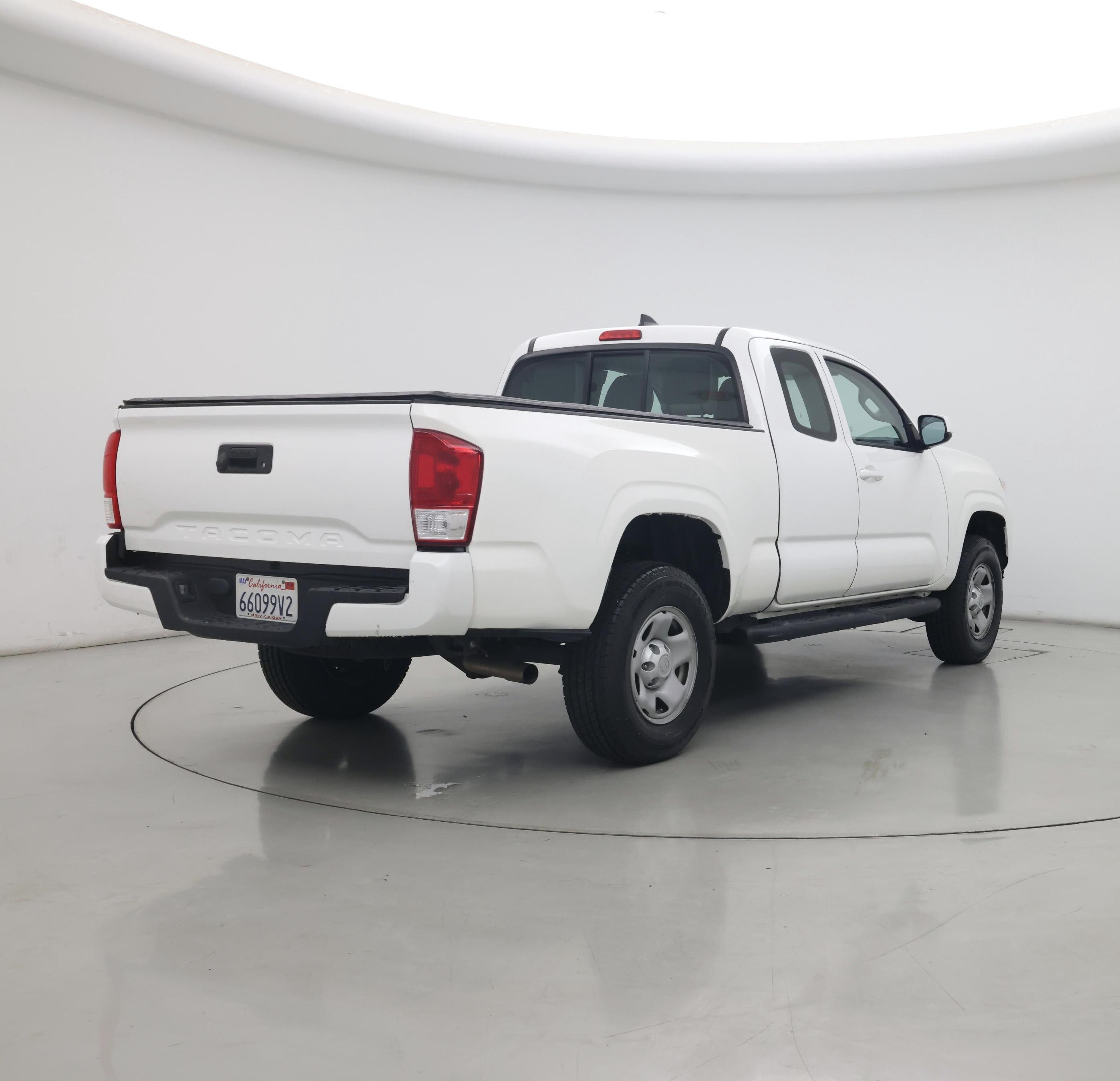 Thumbnail: 2017 Toyota Tacoma - 8
