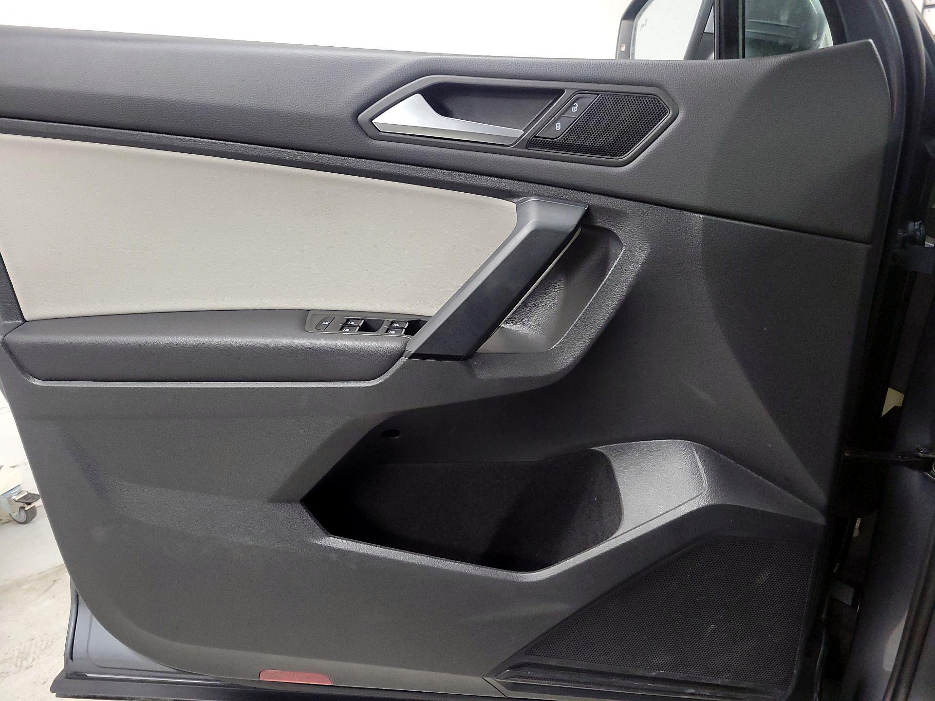 Thumbnail: 2019 Volkswagen Tiguan - 12