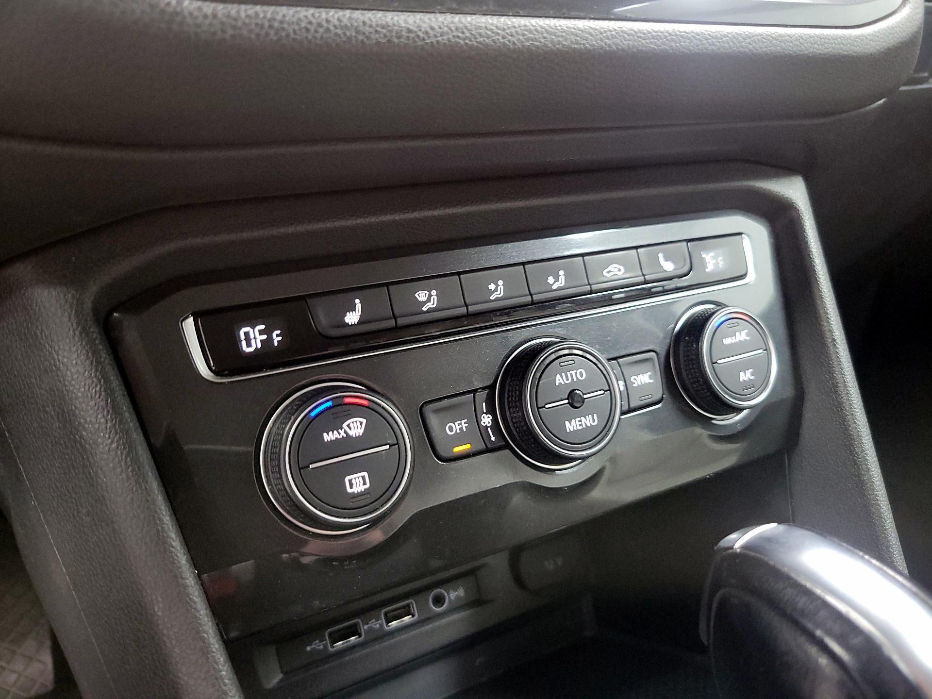 Thumbnail: 2019 Volkswagen Tiguan - 16