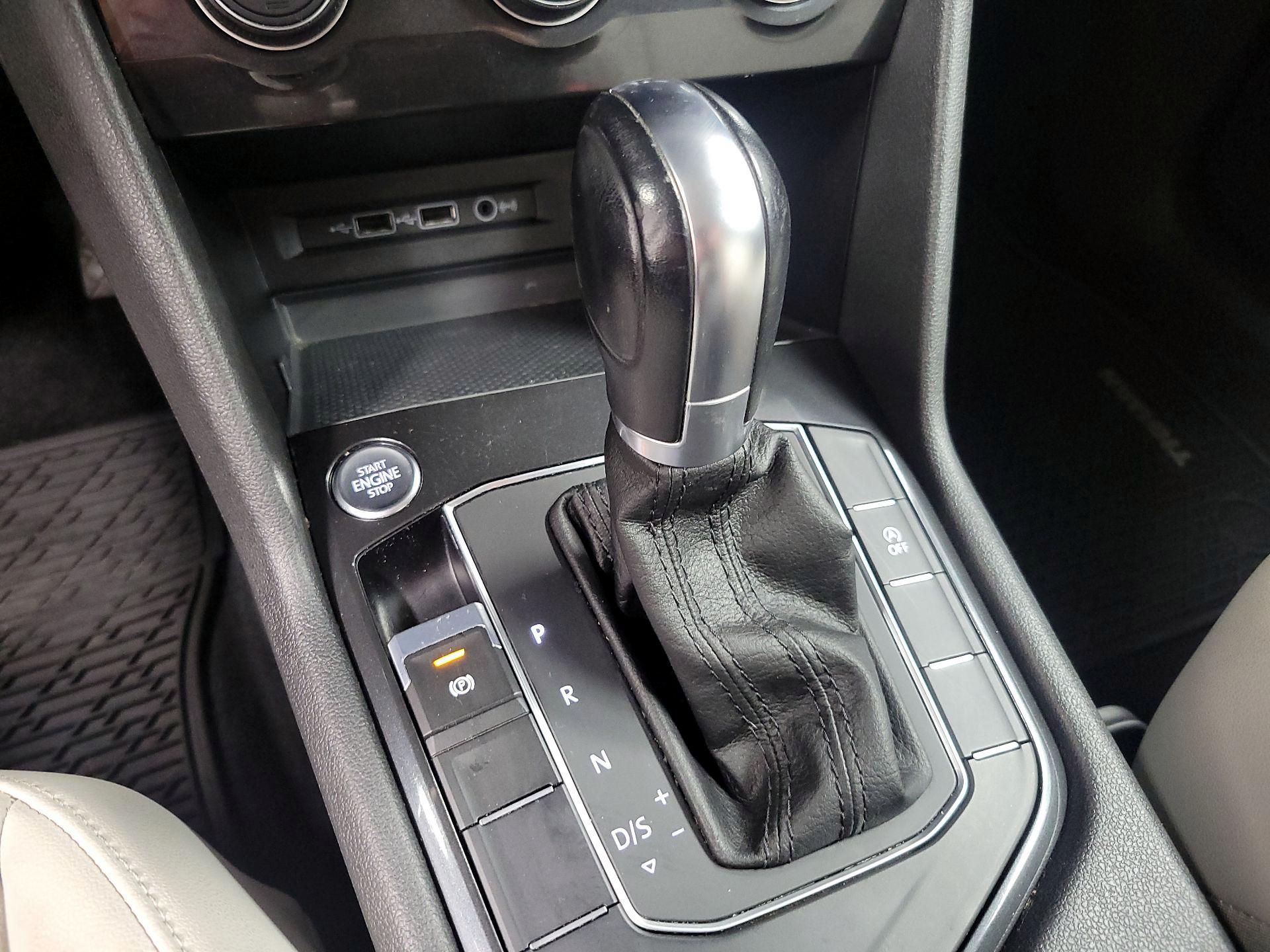 Thumbnail: 2019 Volkswagen Tiguan - 17