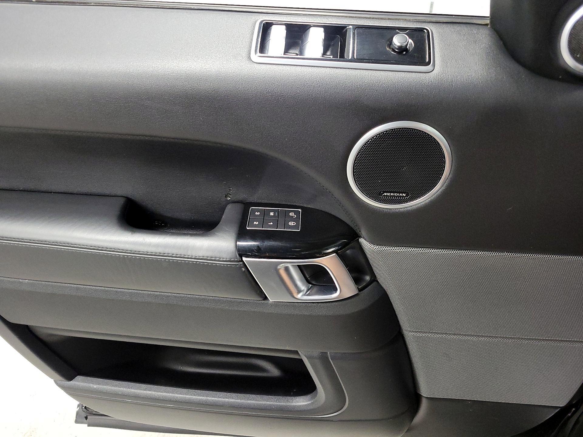 Thumbnail: 2020 Land Rover Range Rover Sport - 12