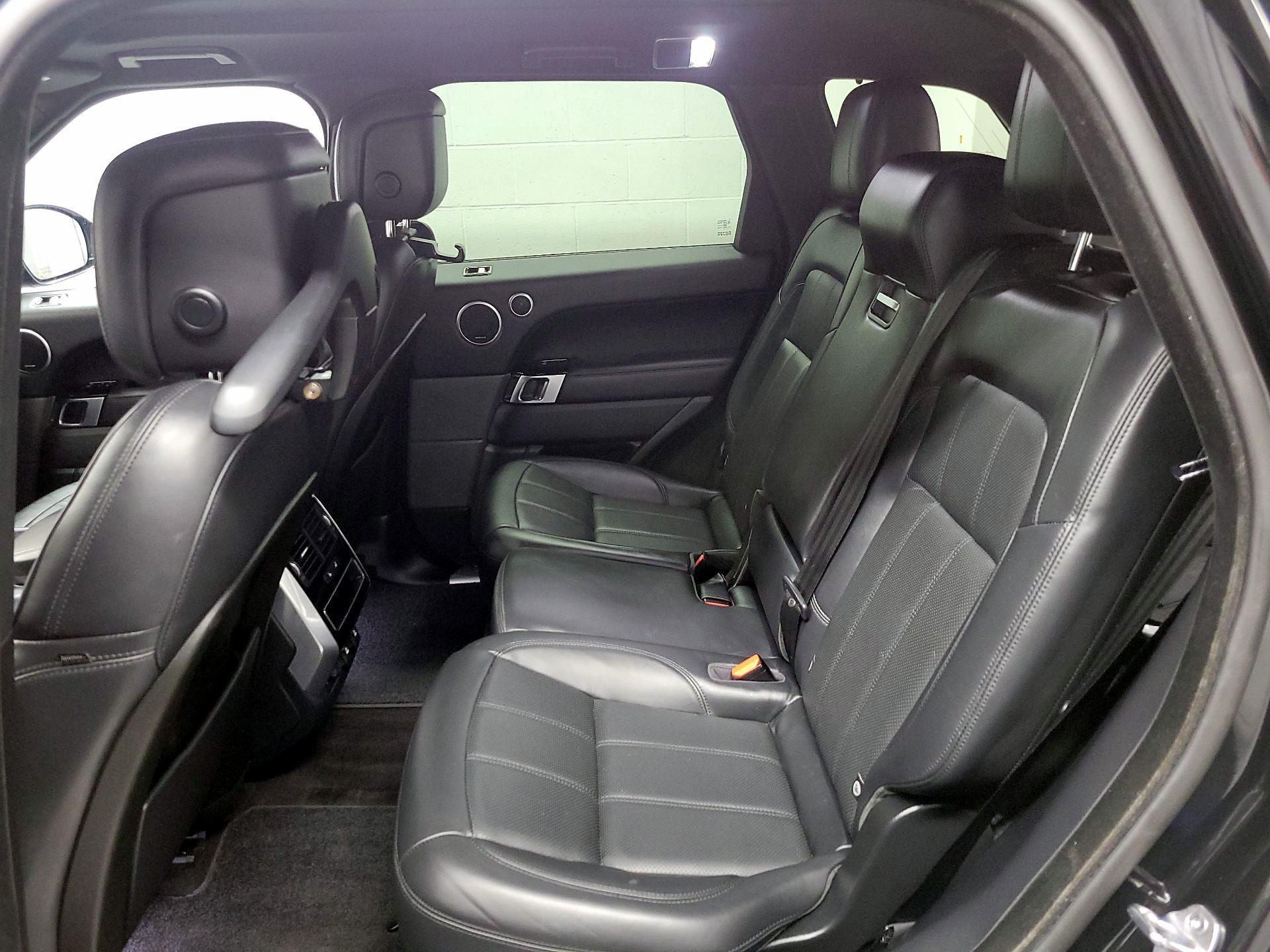 Thumbnail: 2020 Land Rover Range Rover Sport - 16