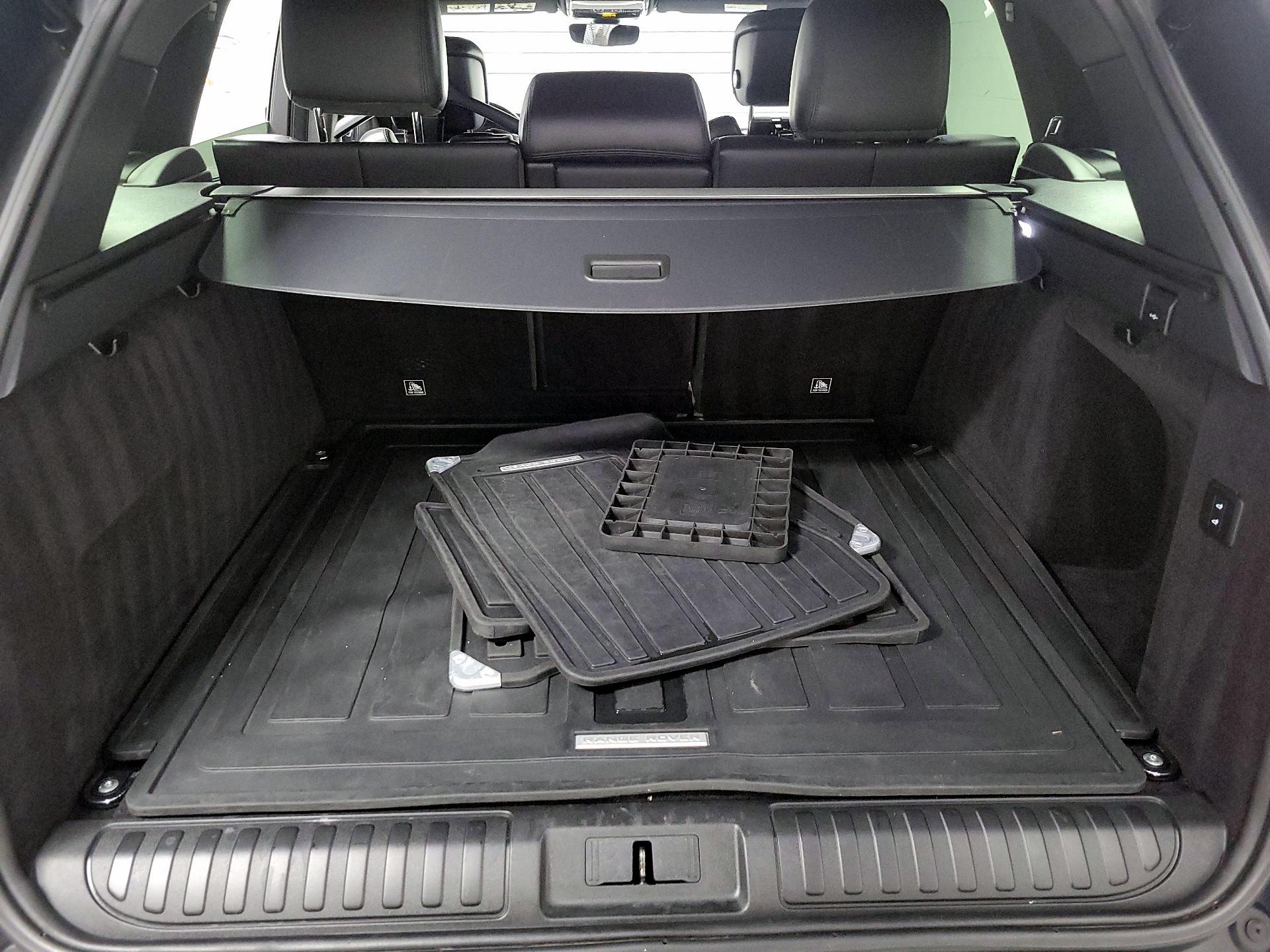 Thumbnail: 2020 Land Rover Range Rover Sport - 17