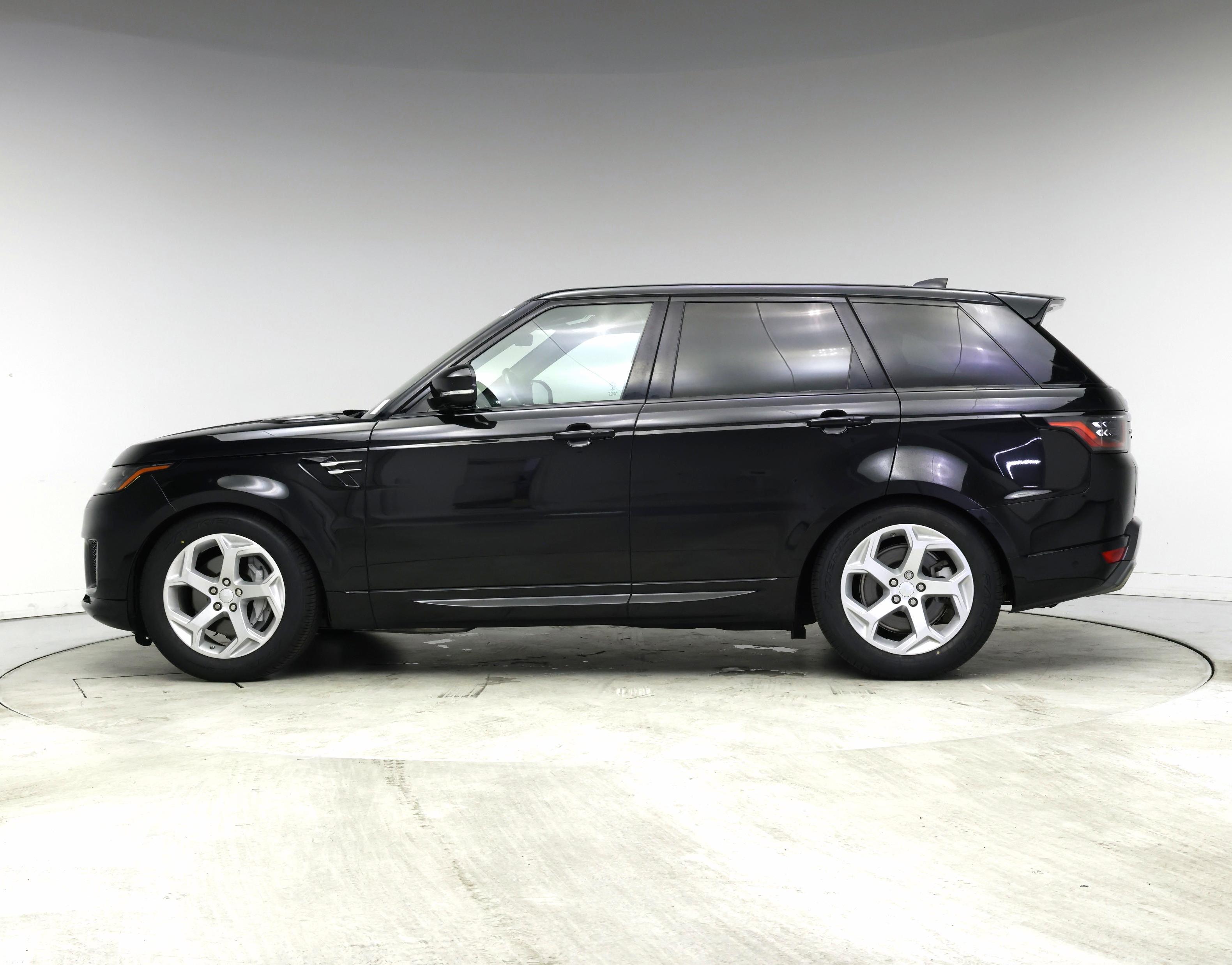 Thumbnail: 2020 Land Rover Range Rover Sport - 3