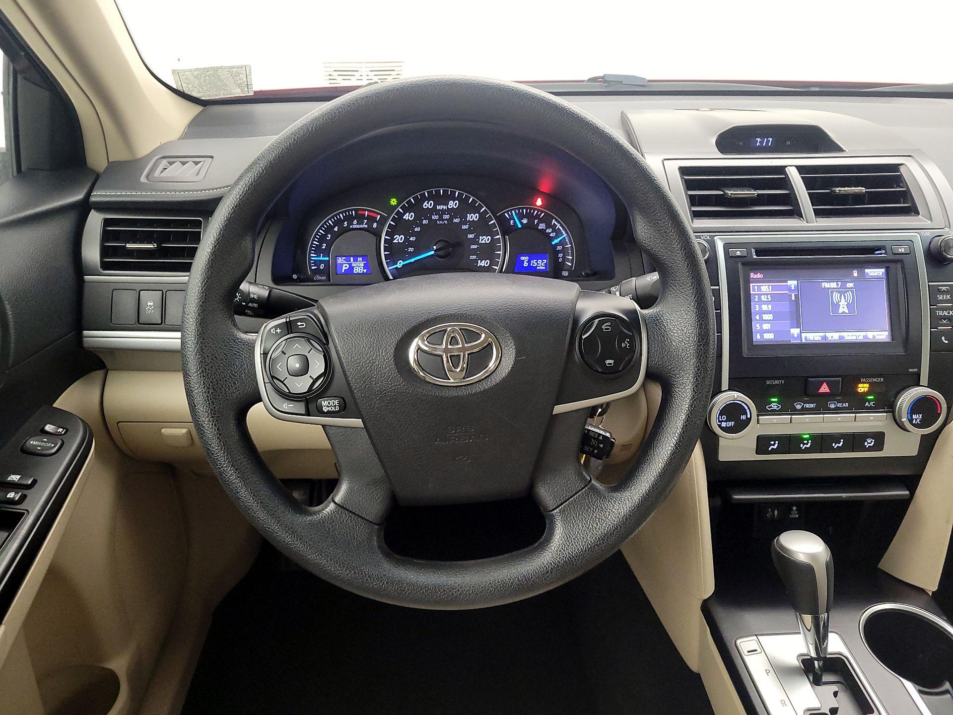 Thumbnail: 2014 Toyota Camry - 10