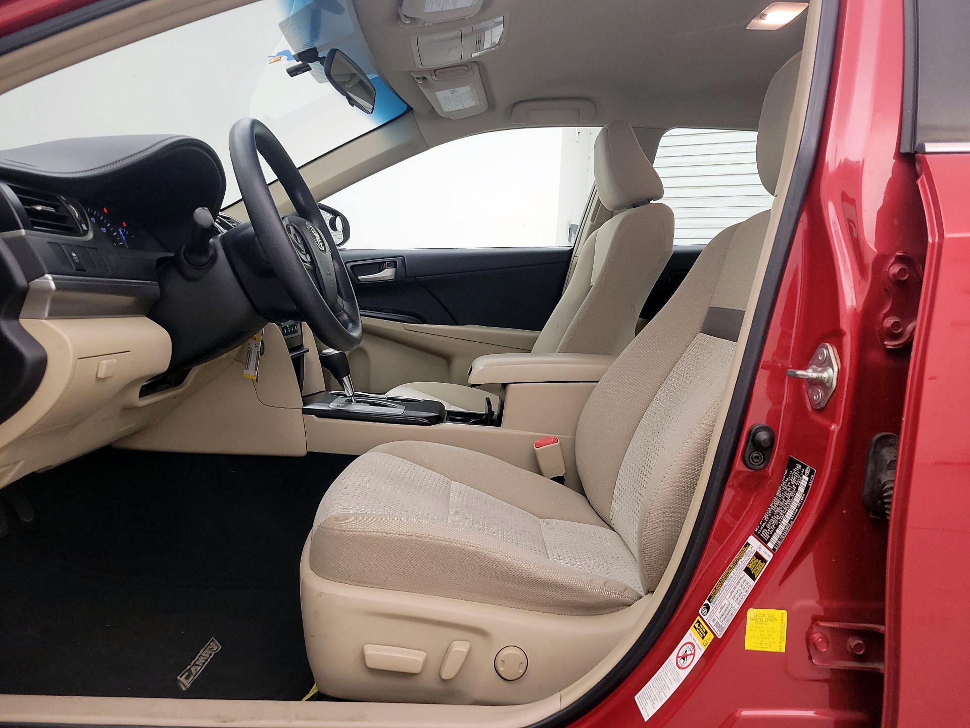 Thumbnail: 2014 Toyota Camry - 11
