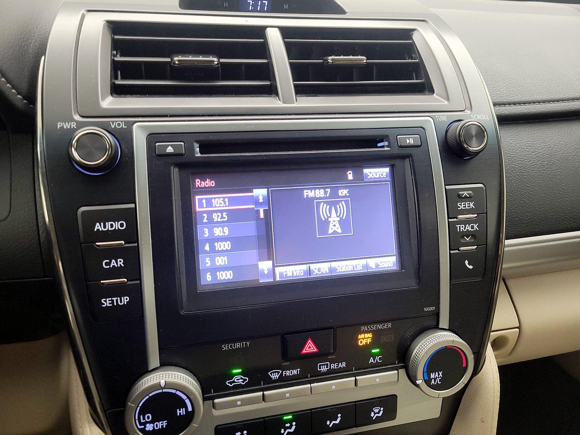 Thumbnail: 2014 Toyota Camry - 15