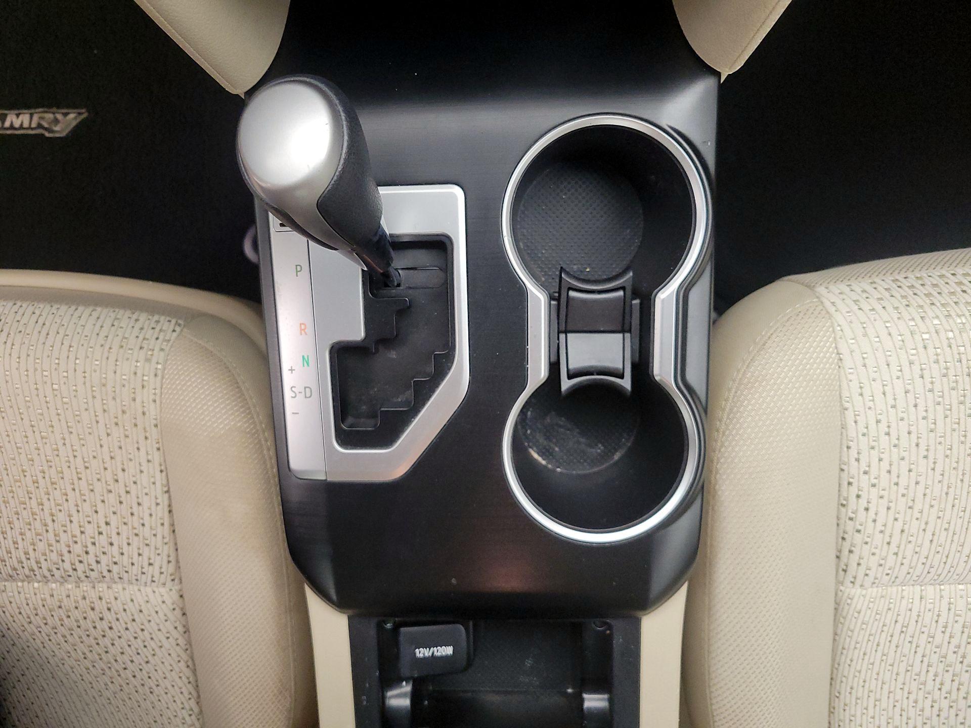Thumbnail: 2014 Toyota Camry - 17