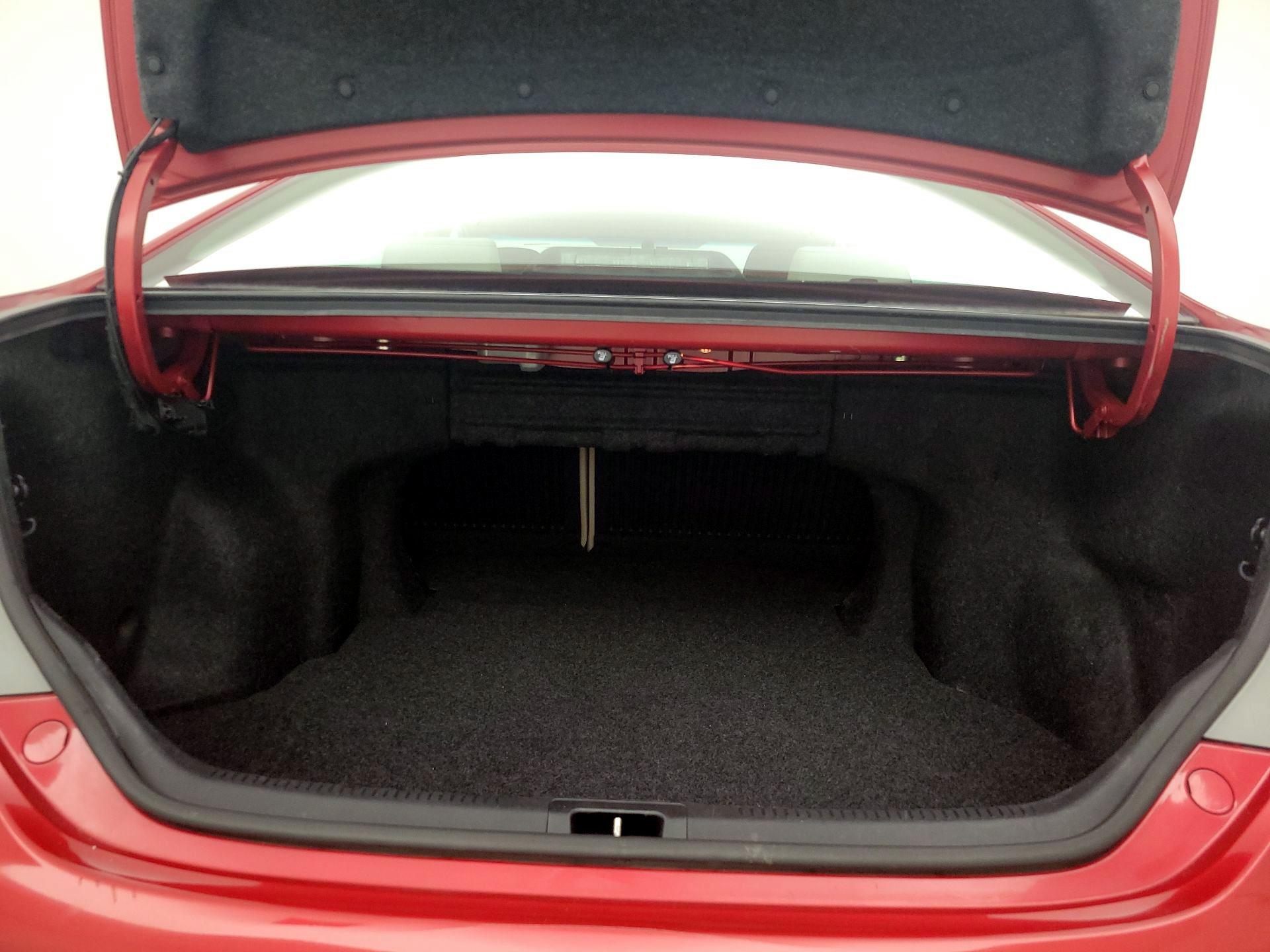 Thumbnail: 2014 Toyota Camry - 20